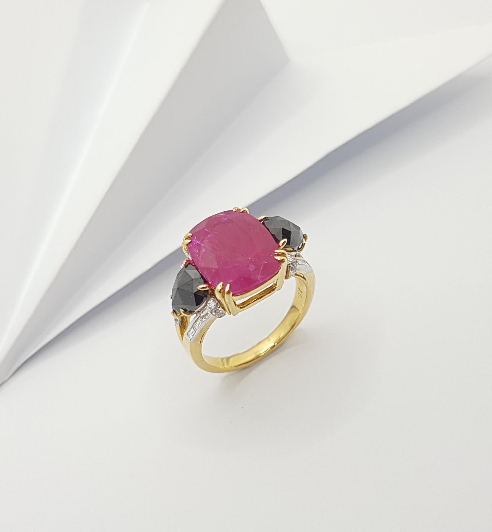 Ruby, Black Diamond and Diamond Ring Set in 18 Karat Gold Settings For Sale 6