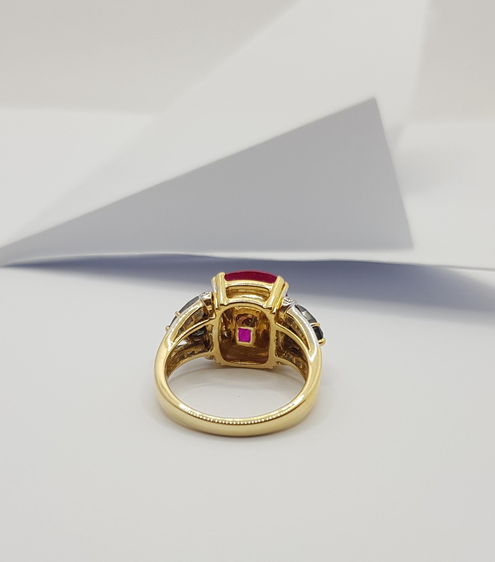 Ruby, Black Diamond and Diamond Ring Set in 18 Karat Gold Settings For Sale 8