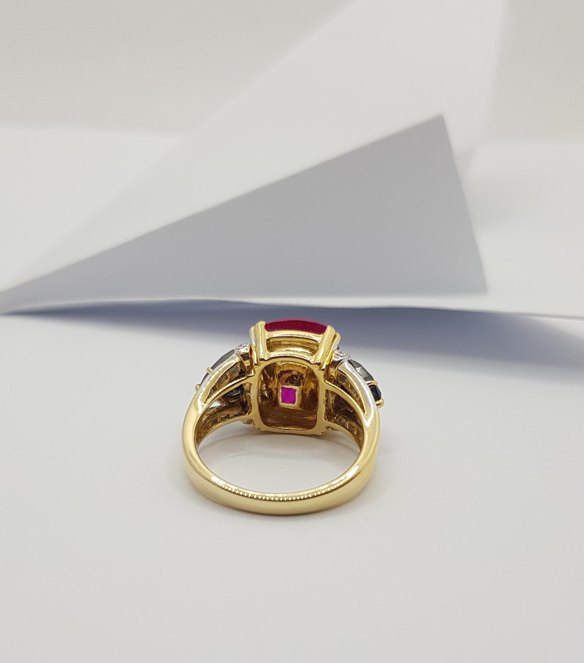 Anello con rubino, diamante nero e diamante incastonato in oro 18 carati in vendita 8