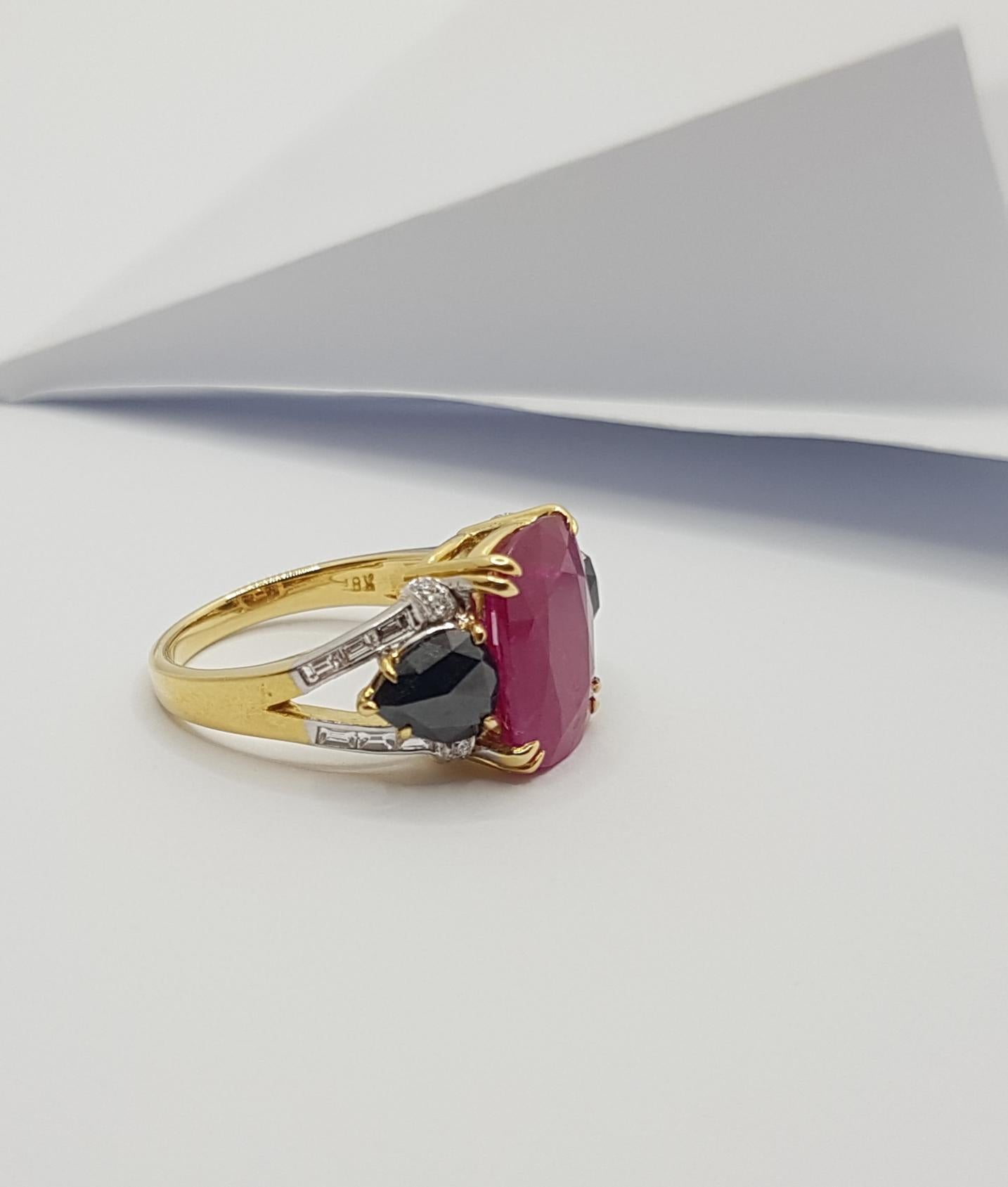 Ruby, Black Diamond and Diamond Ring Set in 18 Karat Gold Settings For Sale 9