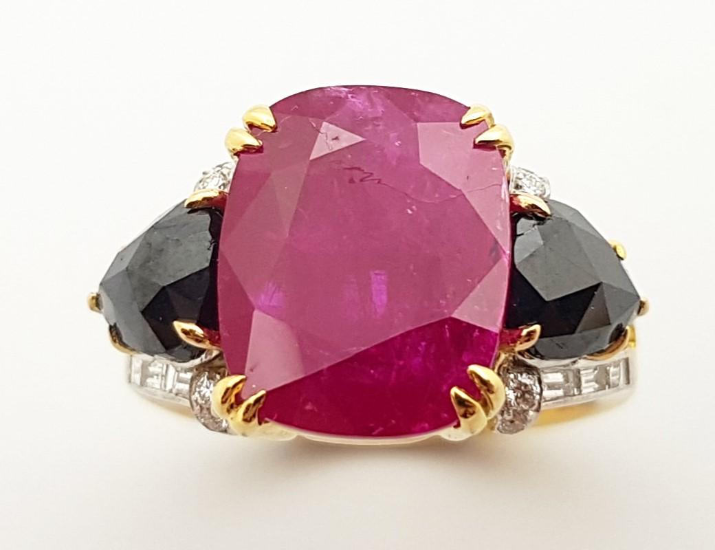 Ruby, Black Diamond and Diamond Ring Set in 18 Karat Gold Settings For Sale 3
