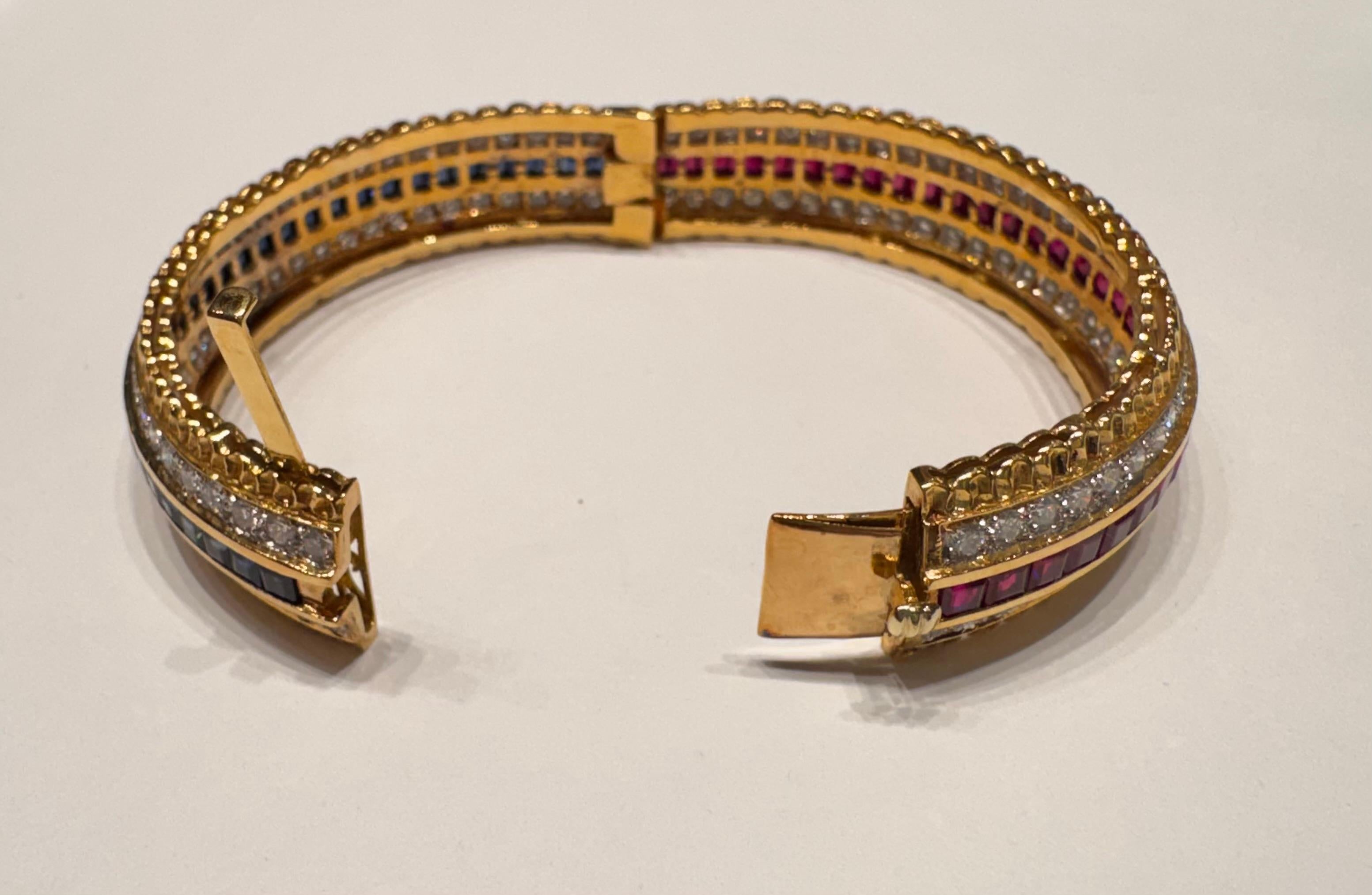Beidseitig besetzter Armreif mit Rubin, blauem Saphir und Diamant in 18K Goldfassung im Angebot 6