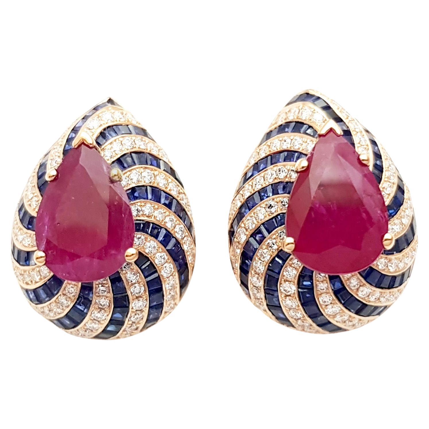 Pendientes de rubí, zafiro azul y diamantes engastados en oro rosa de 18 quilates