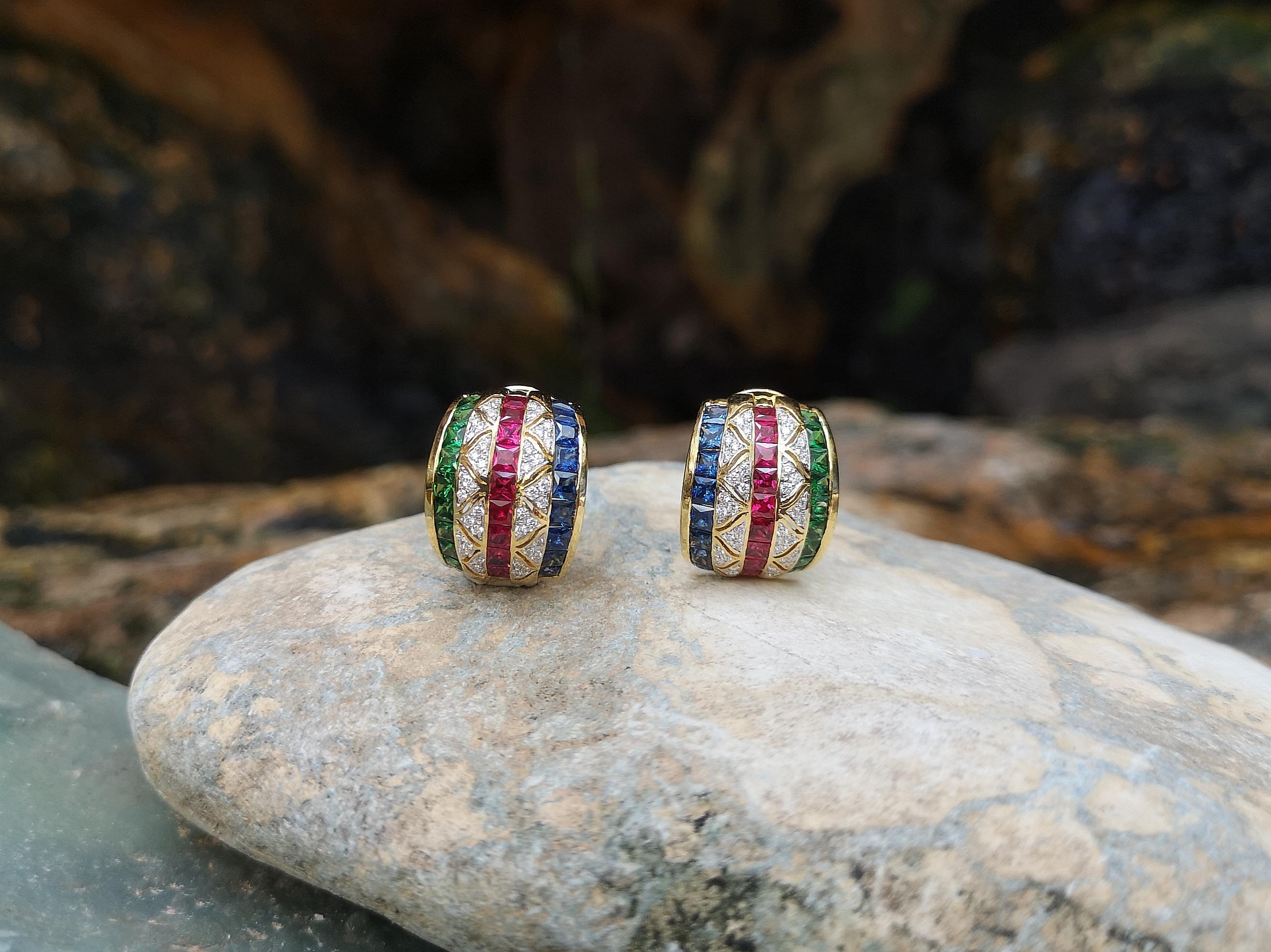 Art déco Boucles d'oreilles en or 18 carats rubis, saphir bleu et tsavorite avec diamants en vente