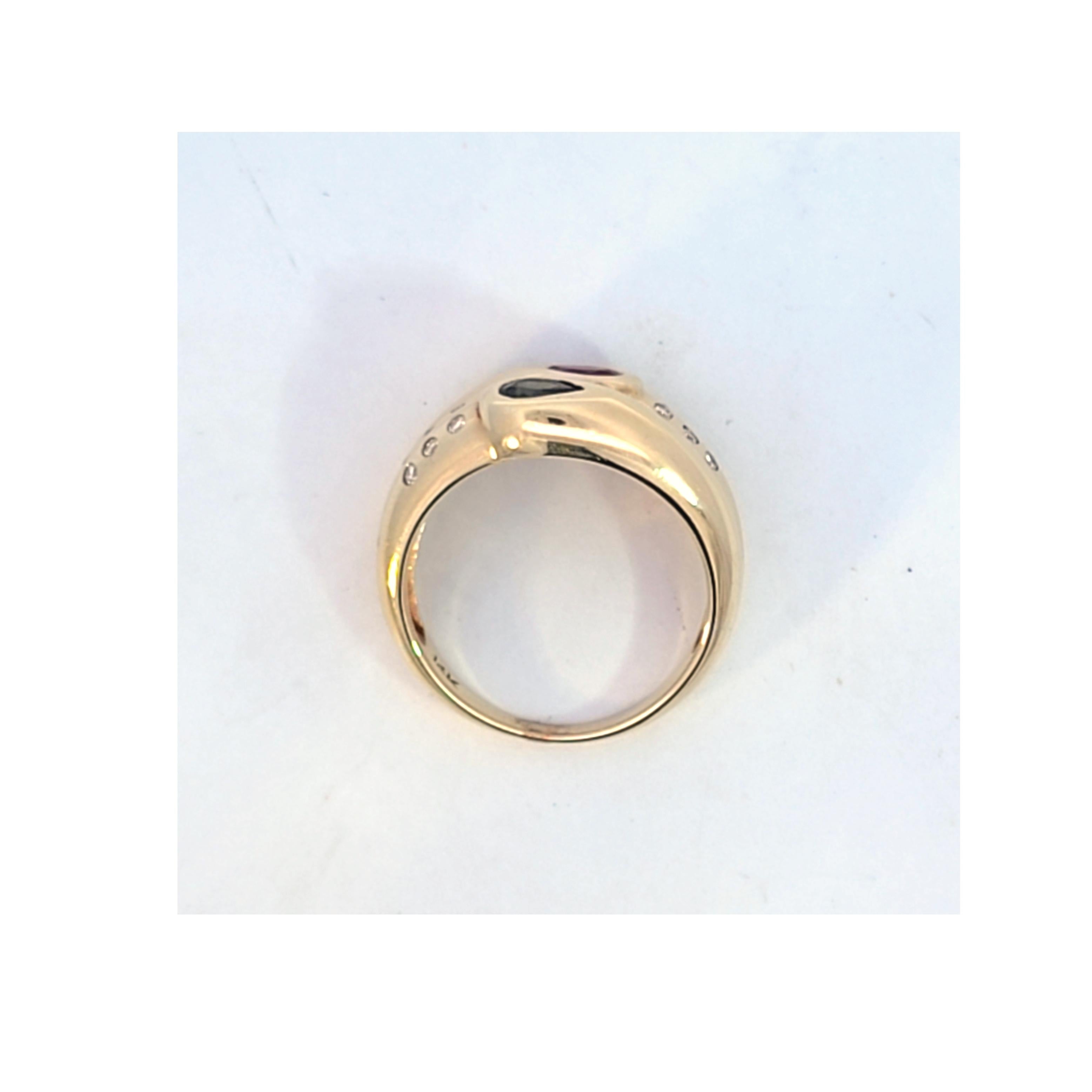 Ring mit Rubin, blauem Saphir und Diamant-Akzenten im Angebot 1