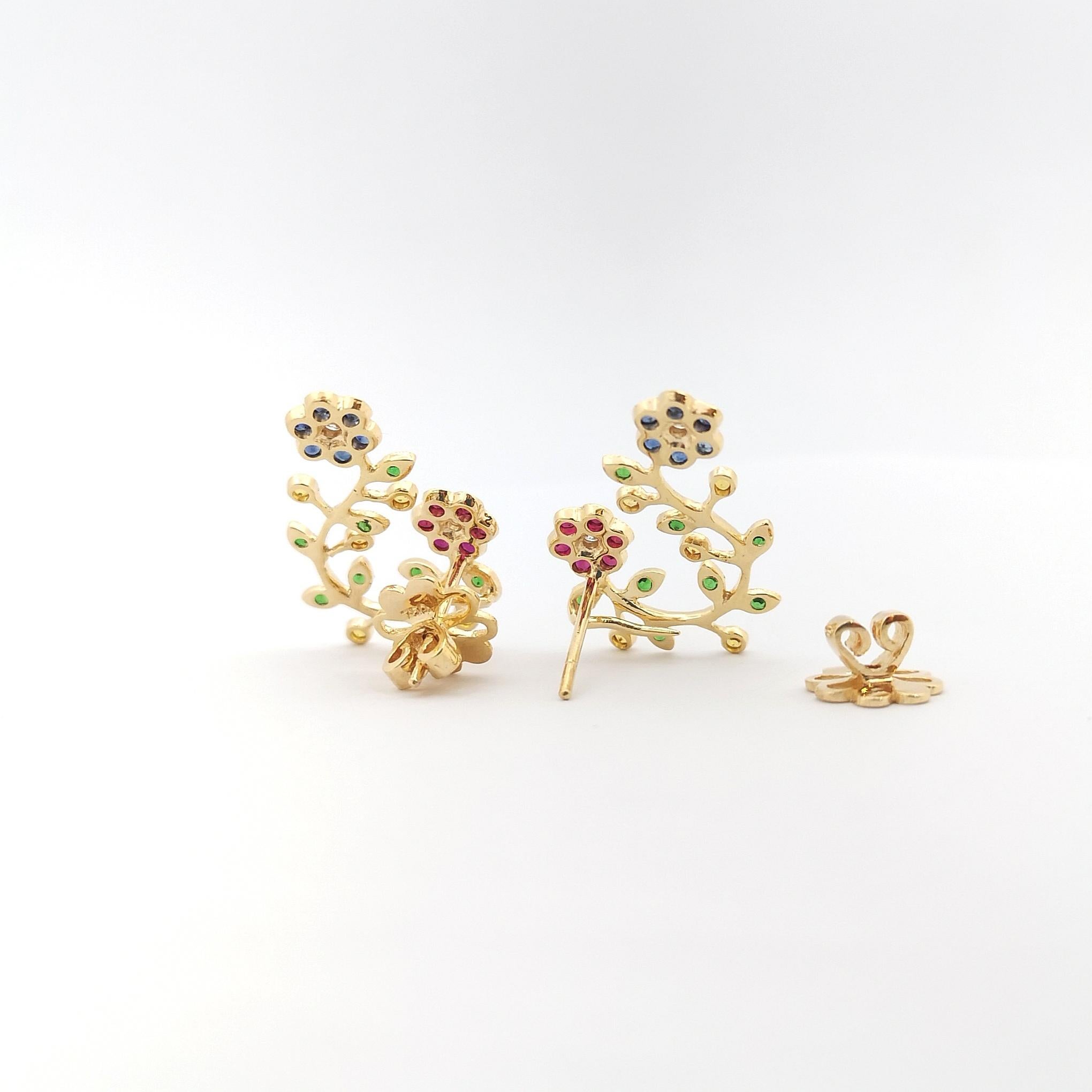 Pendientes de oro de 18 quilates con rubí, zafiro azul, zafiro amarillo, tsavorita y diamantes en venta 1
