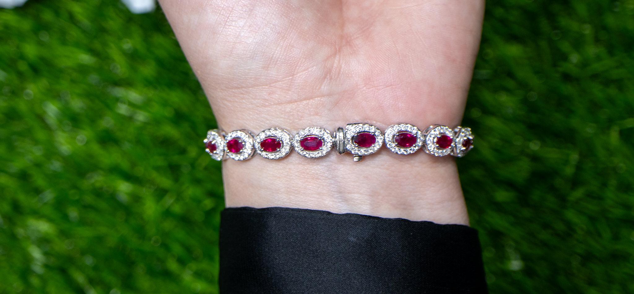 Ruby Bracelet Diamond Halo 9.4 Carats 18K Gold For Sale 1