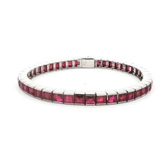 Rubin-Armband aus 18 Karat Weißgold