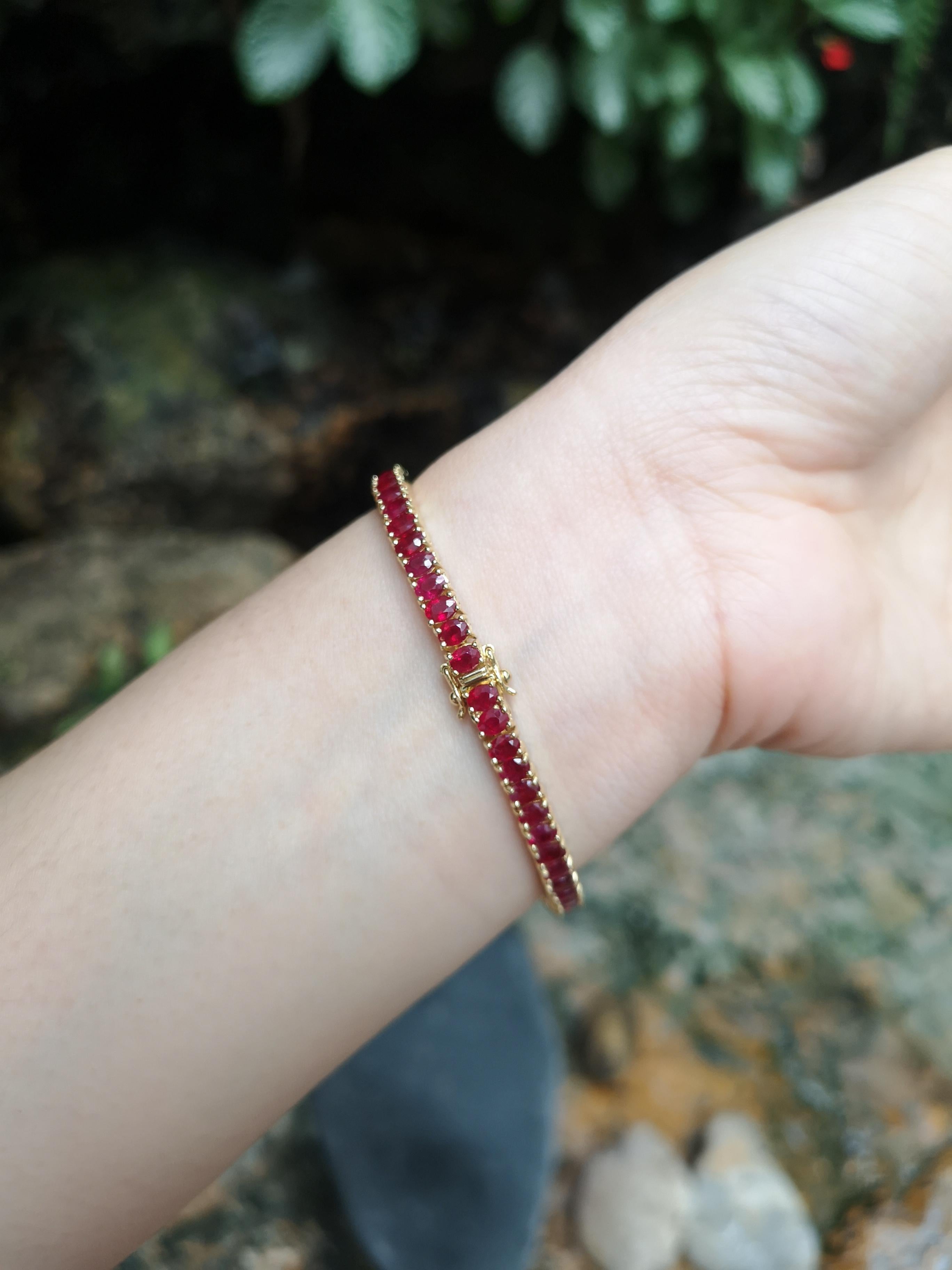 Contemporary Ruby Bracelet set in 18 Karat Gold Settings For Sale