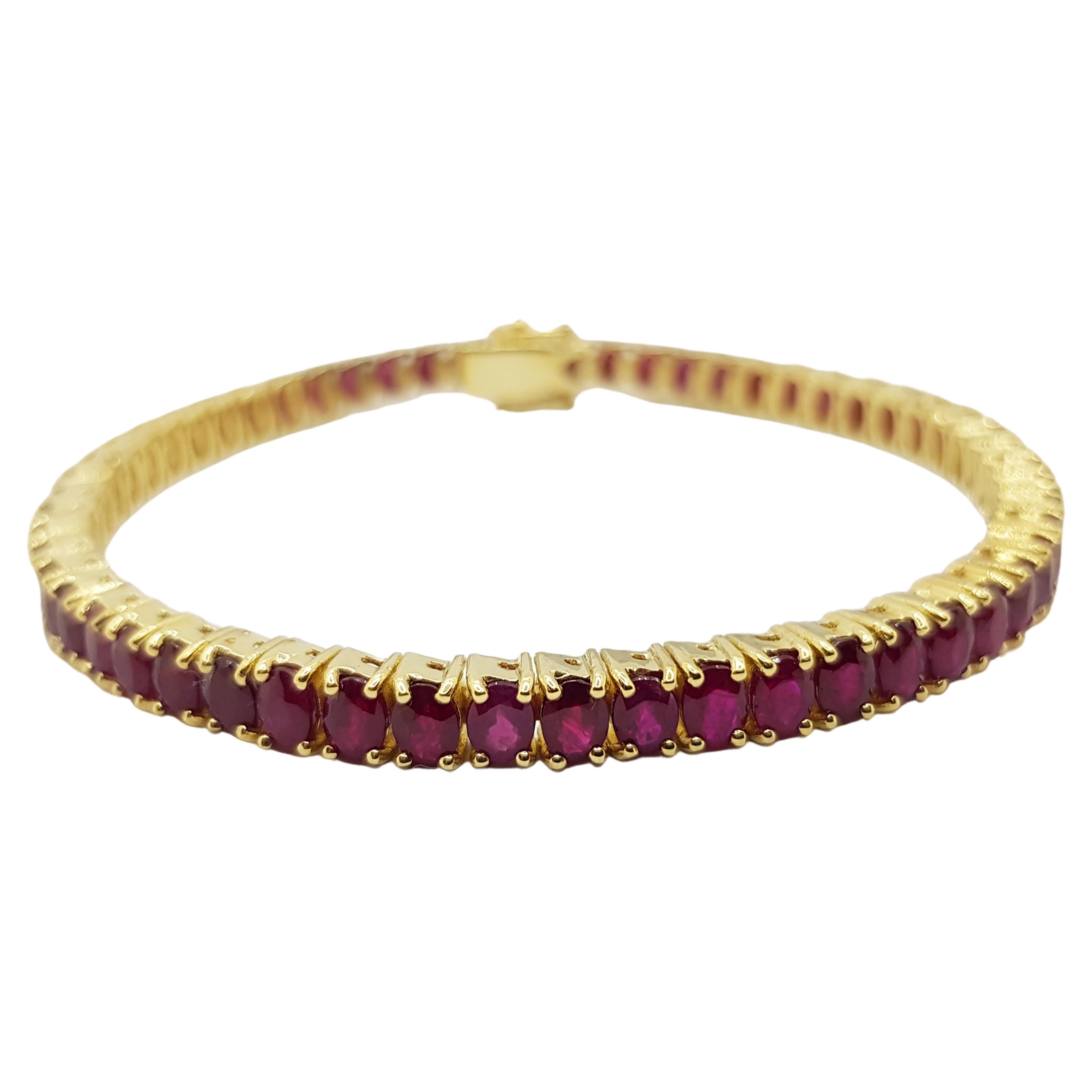 Ruby Bracelet set in 18 Karat Gold Settings For Sale