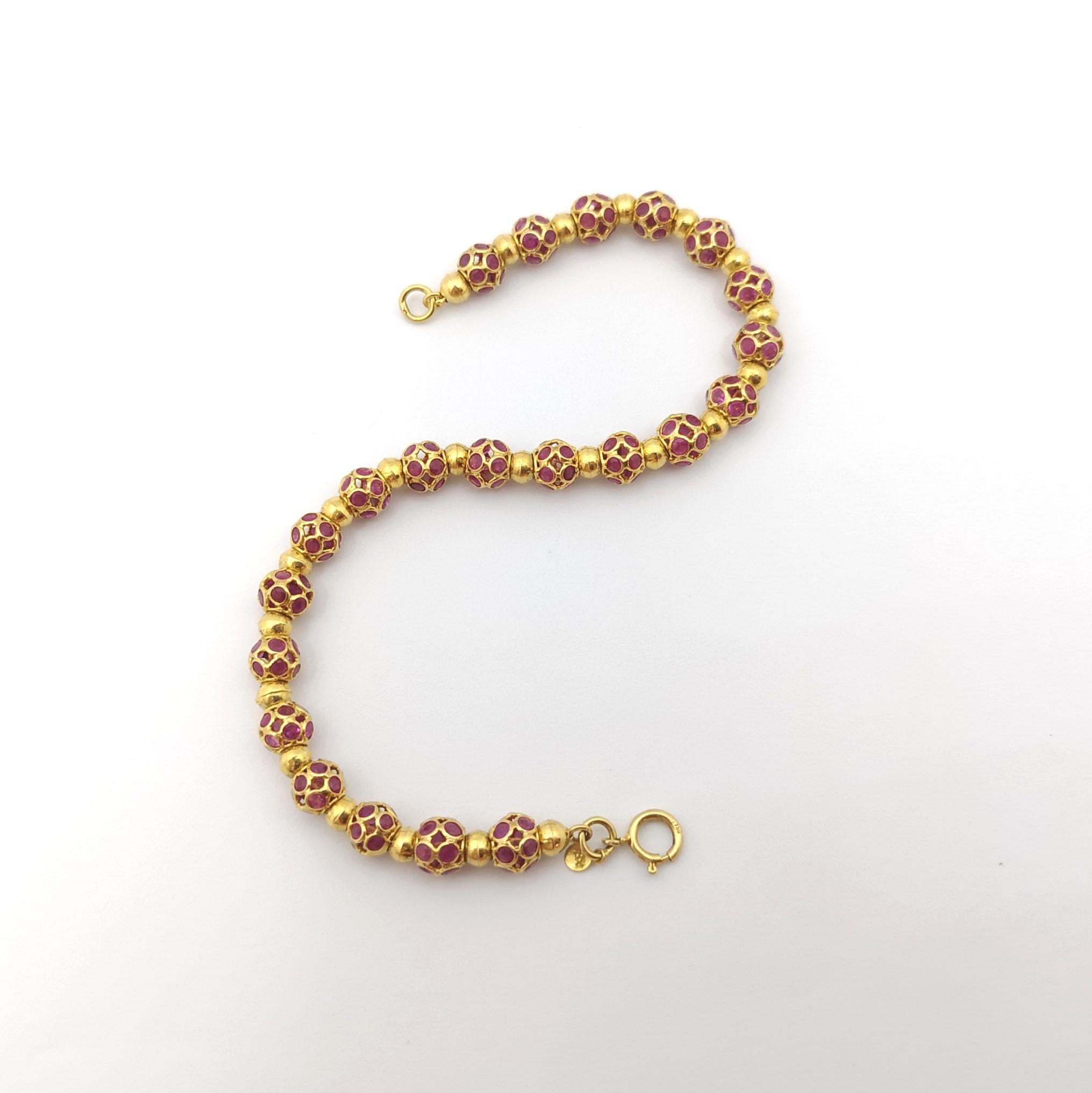 Ruby Bracelet set in 18K Gold Settings For Sale 5