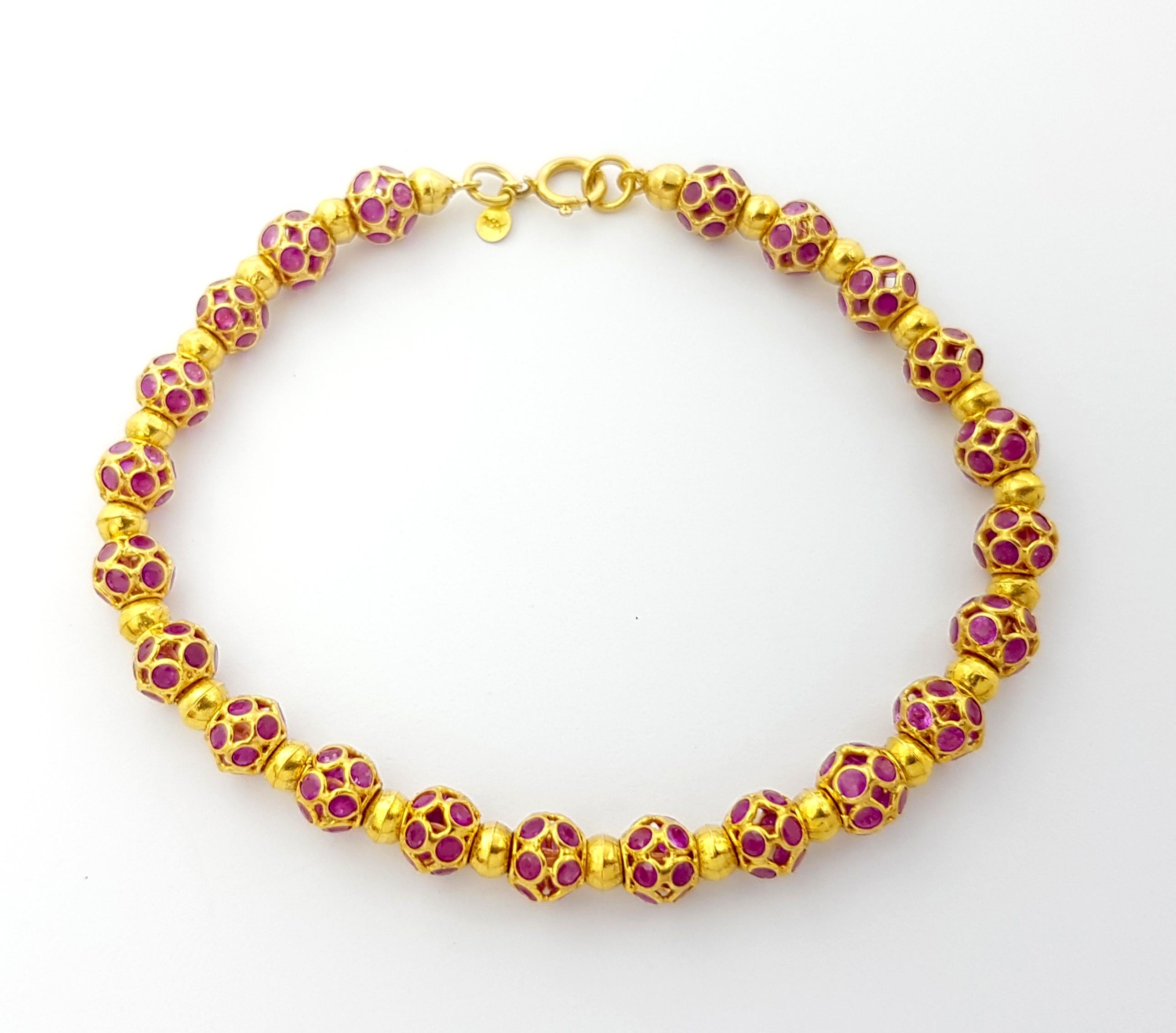 Ruby Bracelet set in 18K Gold Settings For Sale 1