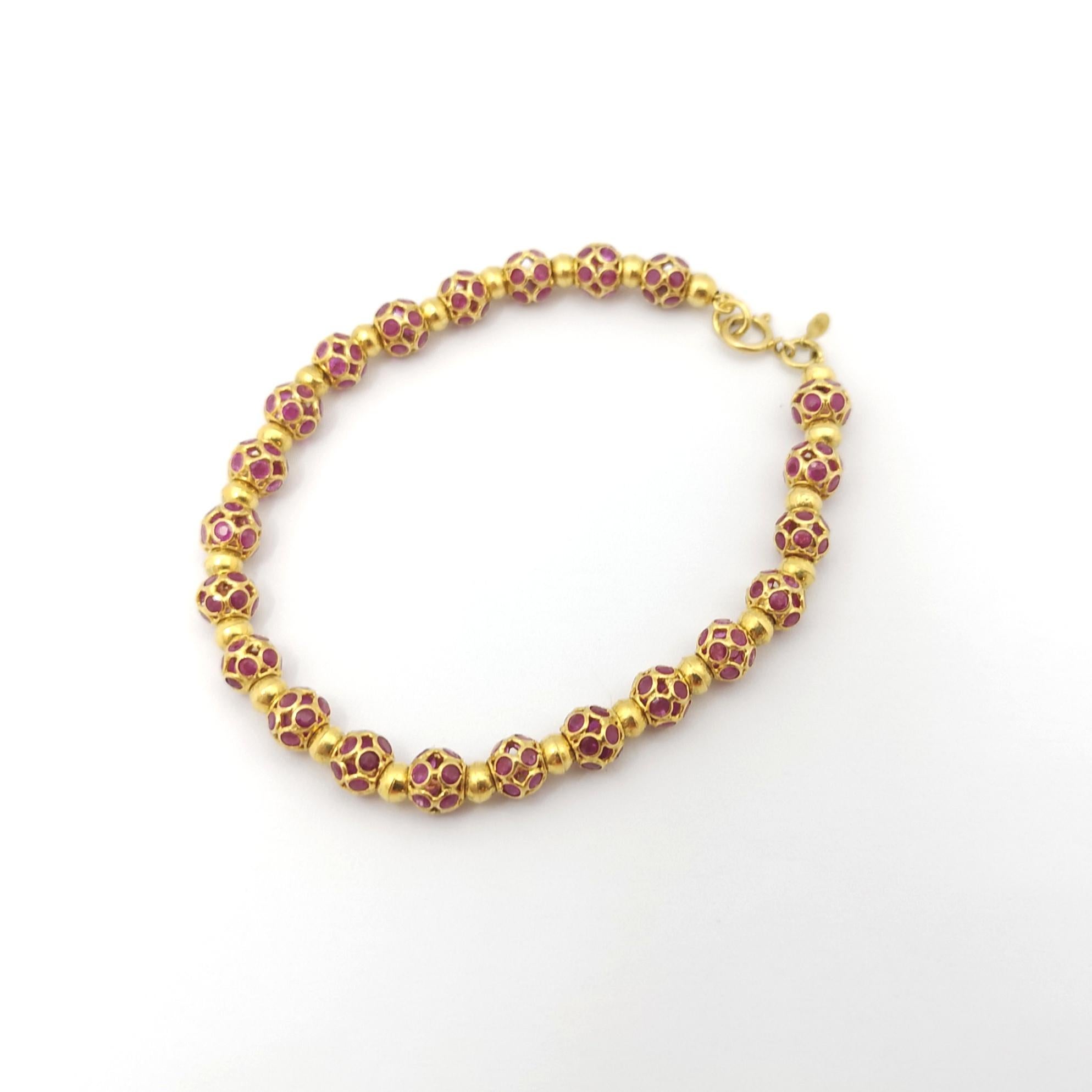 Ruby Bracelet set in 18K Gold Settings For Sale 3