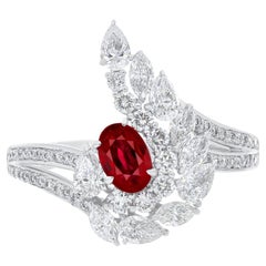 Verlobungsring aus 18 Karat Weißgold mit Rubin, Burma- und Diamant-Stickerei