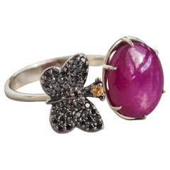 Anillo de oro macizo de 14k con cabujón de rubí.
