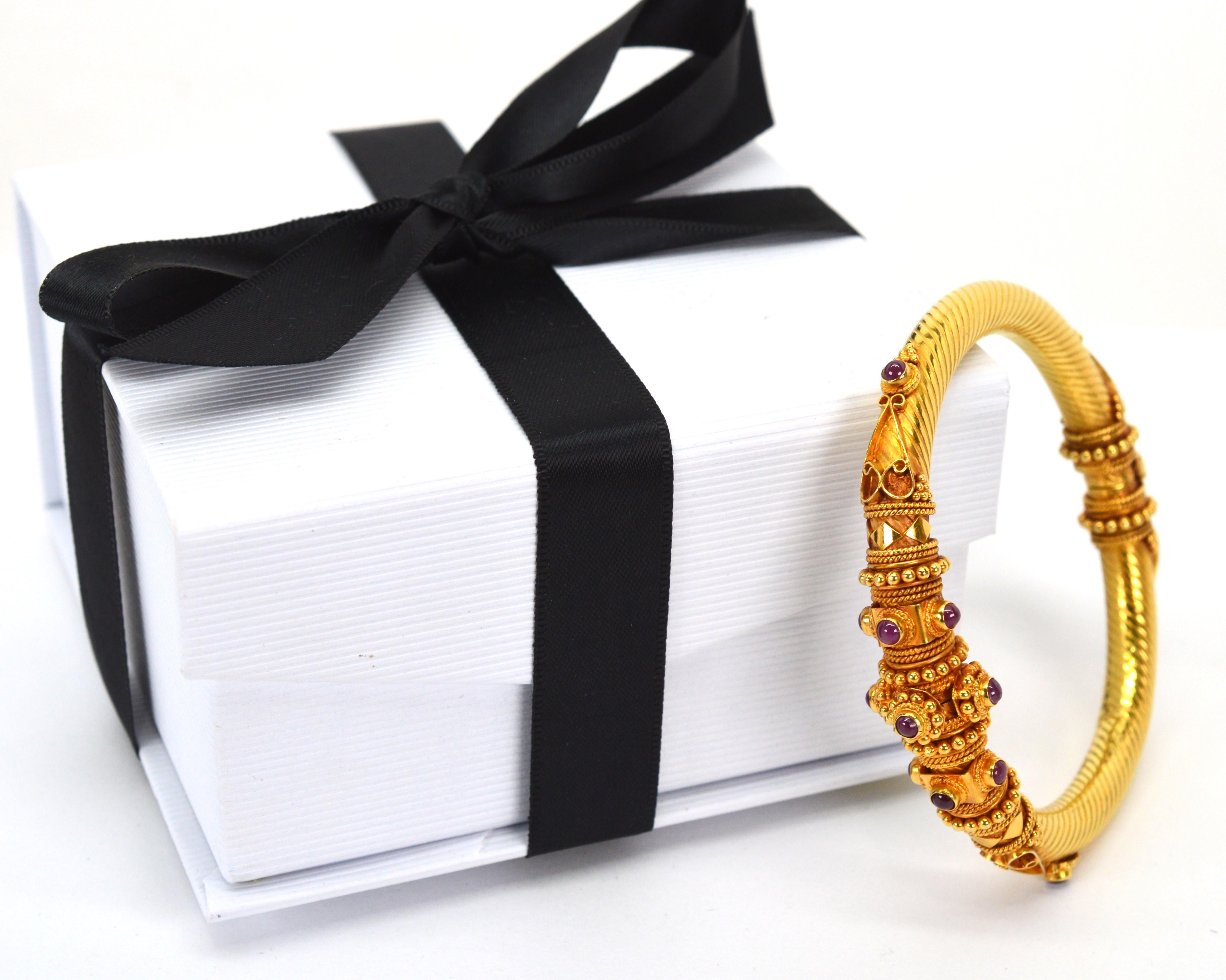 Bracelet jonc en or jaune 18 carats avec cabochon de rubis en vente 6