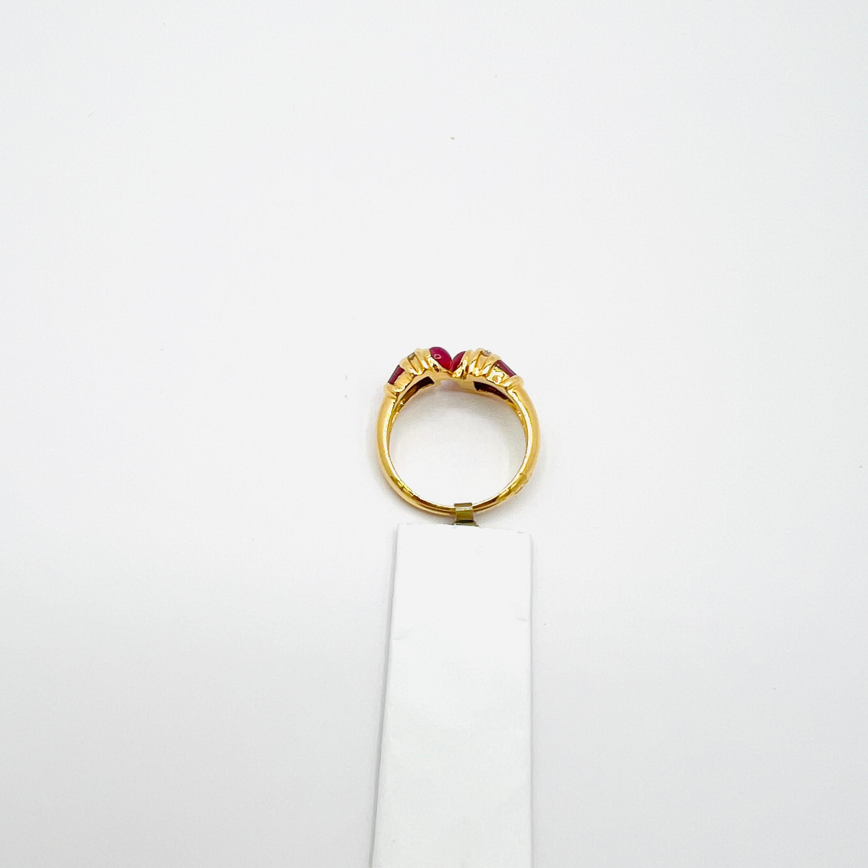 Ruby Cabochon and White Diamond Ring in 18K Yellow Gold For Sale 3