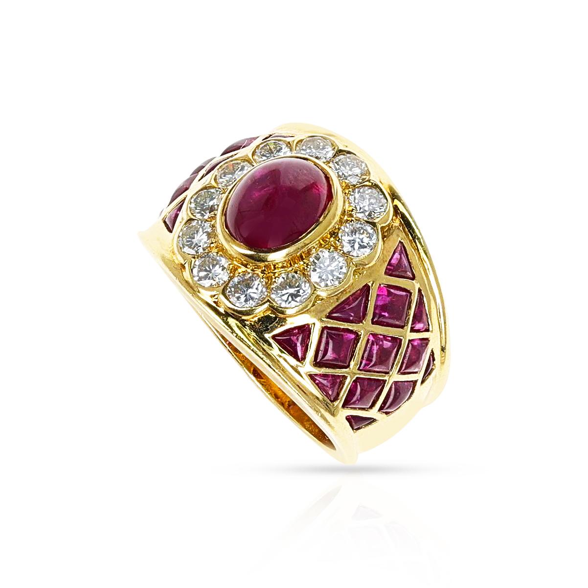 Ruby Cabochon Cocktail Ring with Rubies and Diamonds, 18k In Excellent Condition For Sale In New York, NY