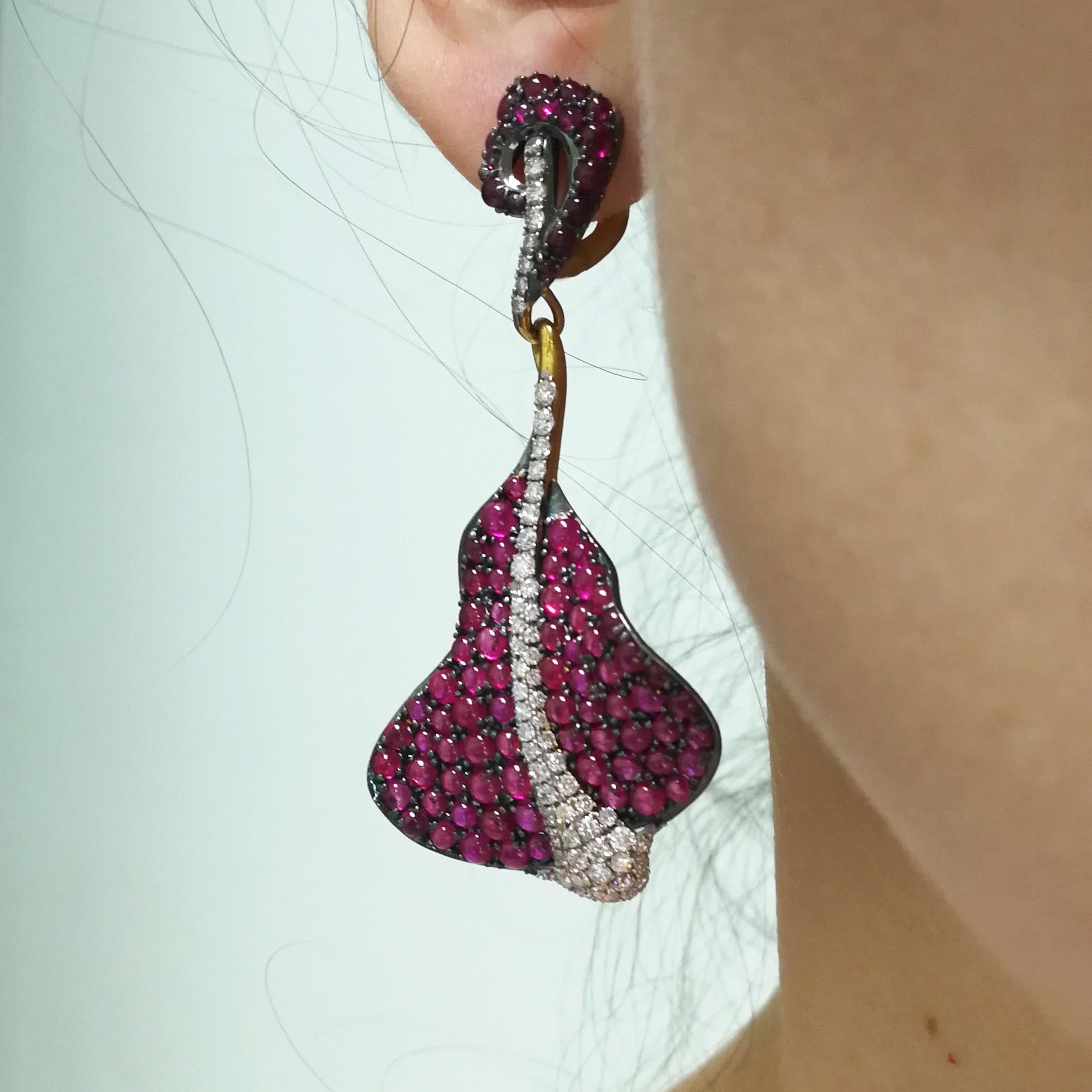 Ruby Cabochon Diamonds 18 Karat Yellow and Black Gold Stingray Earrings For Sale 4
