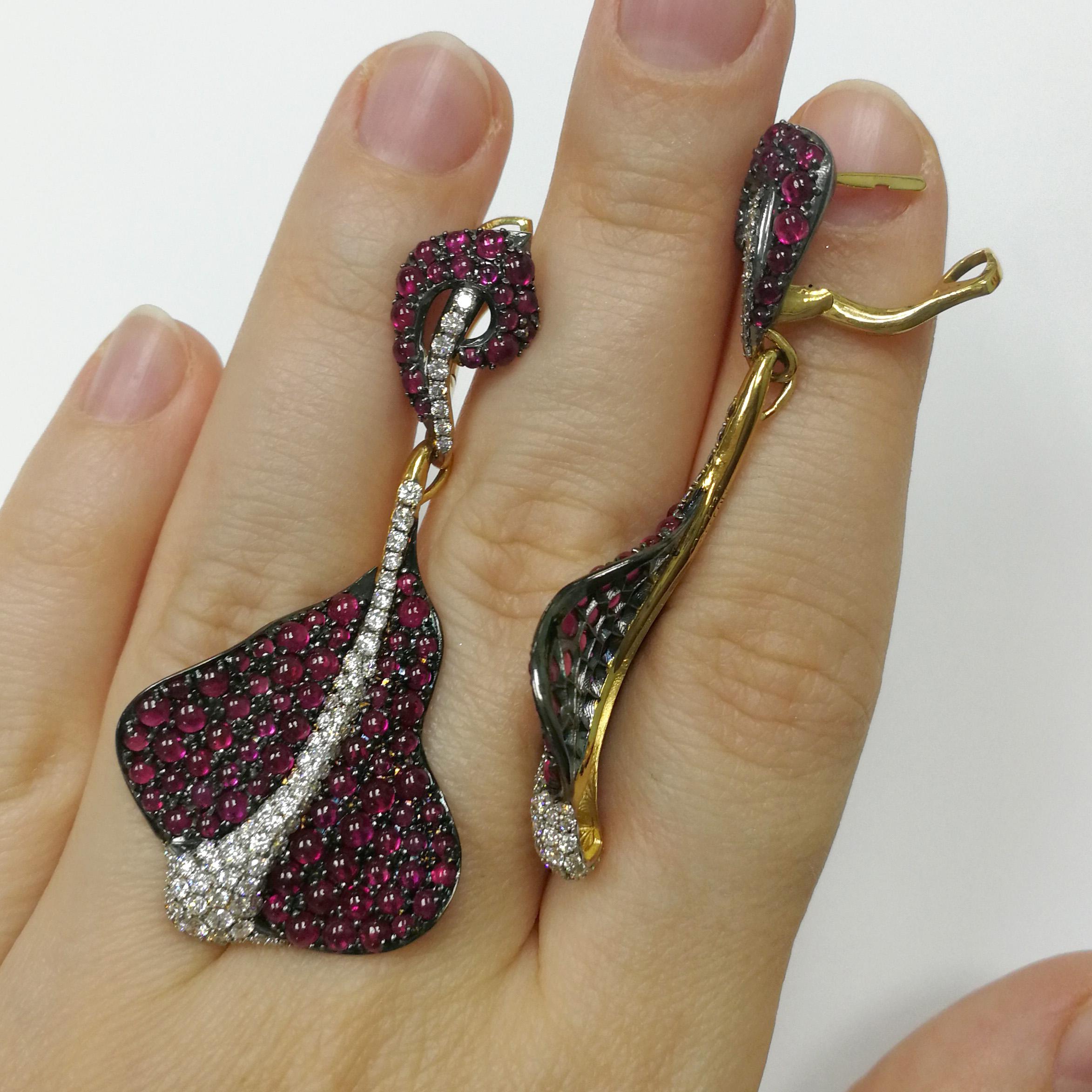 Women's Ruby Cabochon Diamonds 18 Karat Yellow and Black Gold Stingray Earrings For Sale