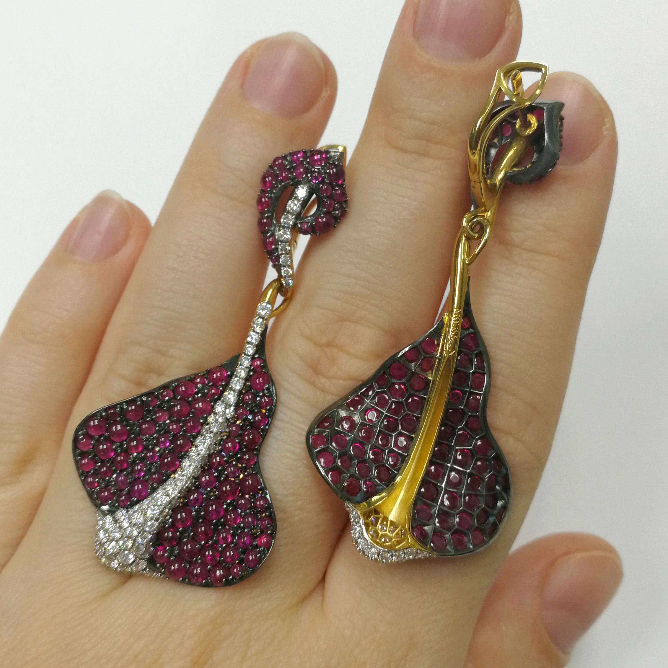 Ruby Cabochon Diamonds 18 Karat Yellow and Black Gold Stingray Earrings For Sale 1