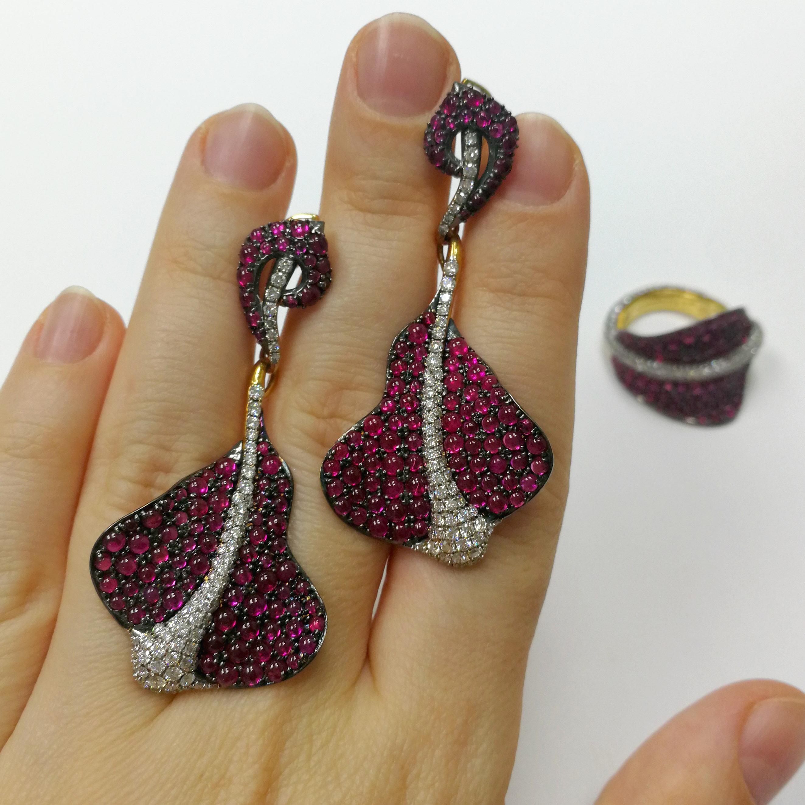 Ruby Cabochon Diamonds 18 Karat Yellow and Black Gold Stingray Earrings For Sale 2