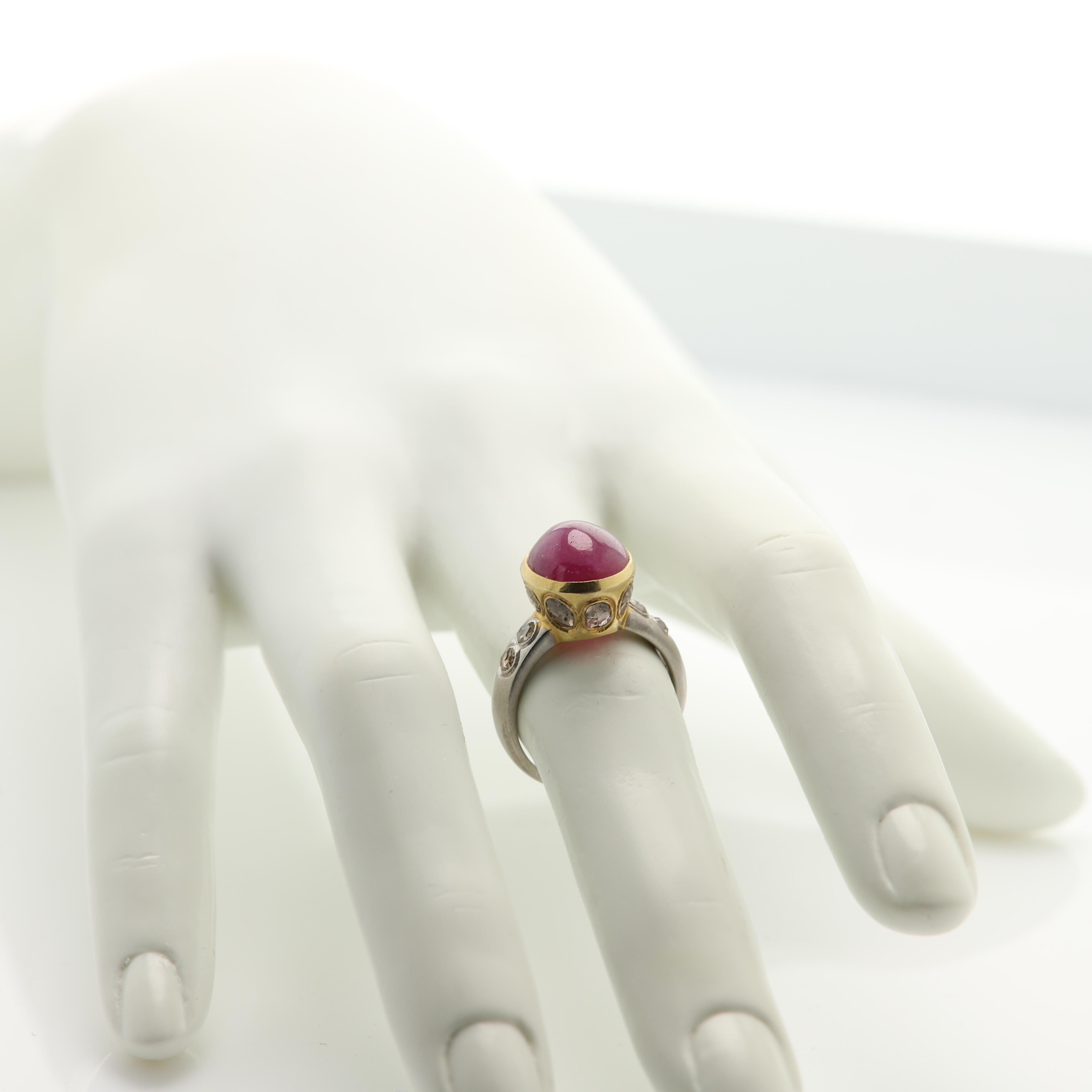 5.60 Carat  Ruby Cabochon Vintage Ring 18 Karat Oval Ruby Gemstone & Diamonds For Sale 5
