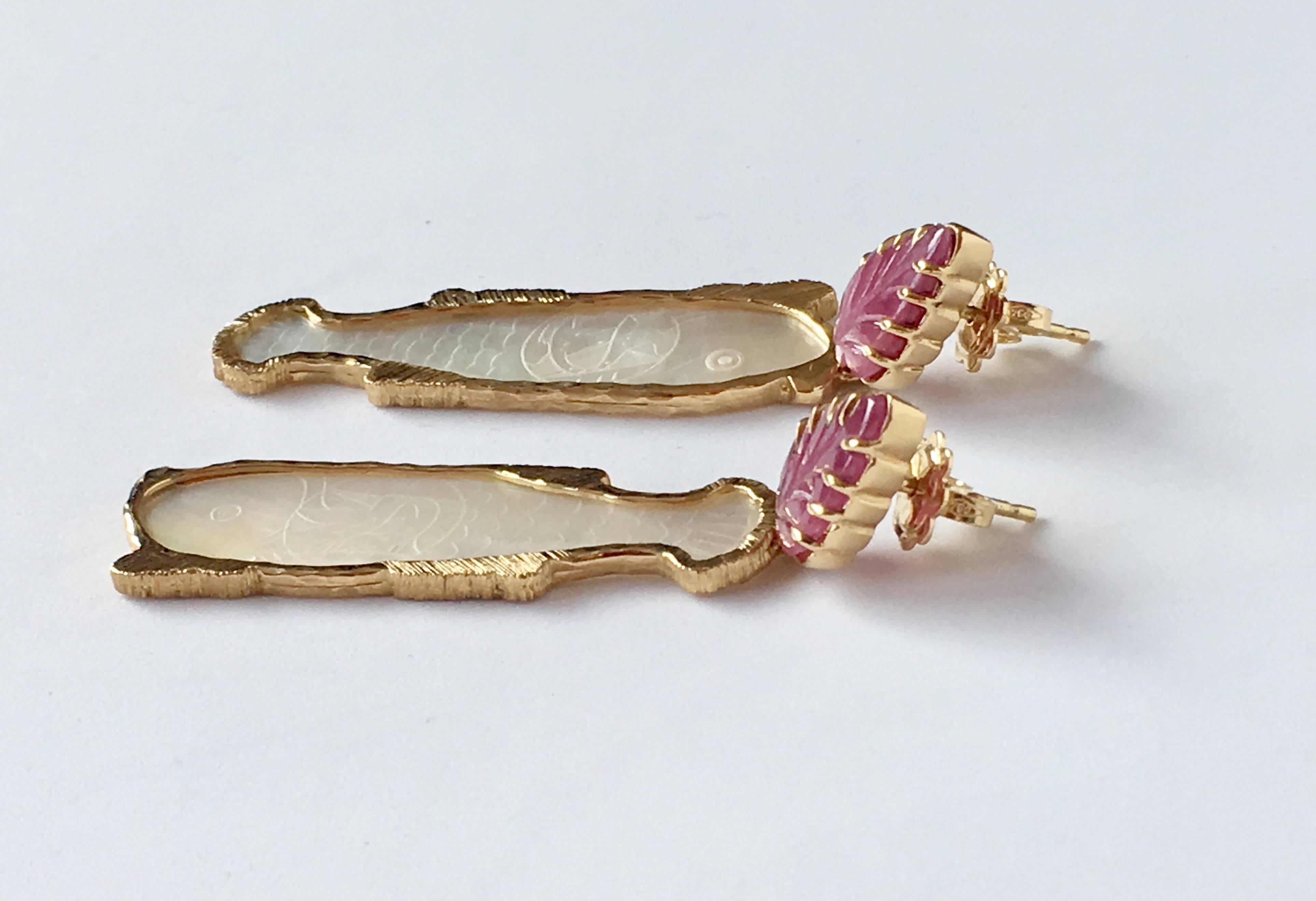 Ruby Carved Leaf Mother of Pearls Fish 18 Karat Gold Earrings For Sale 2