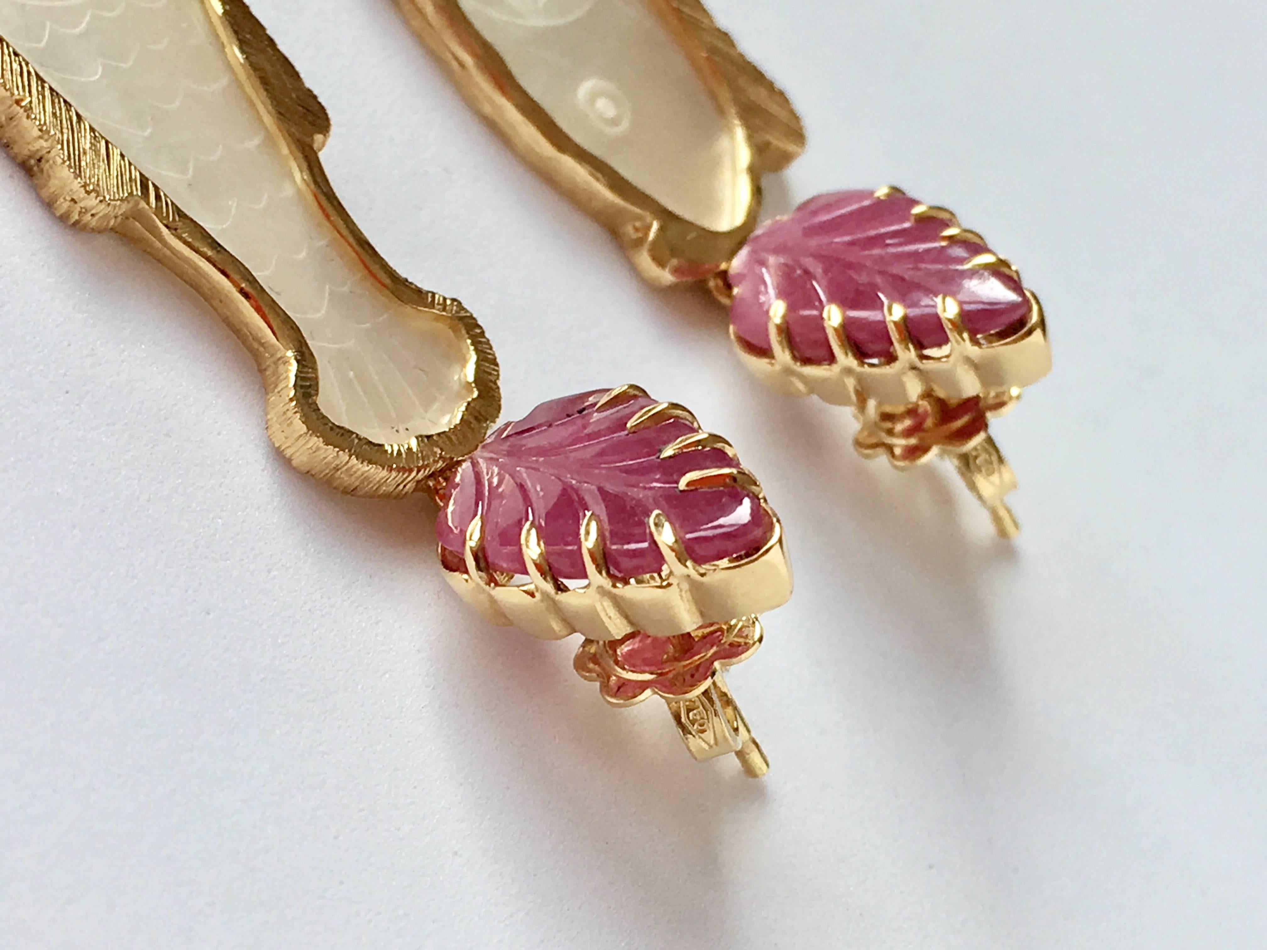 Ruby Carved Leaf Mother of Pearls Fish 18 Karat Gold Earrings For Sale 4