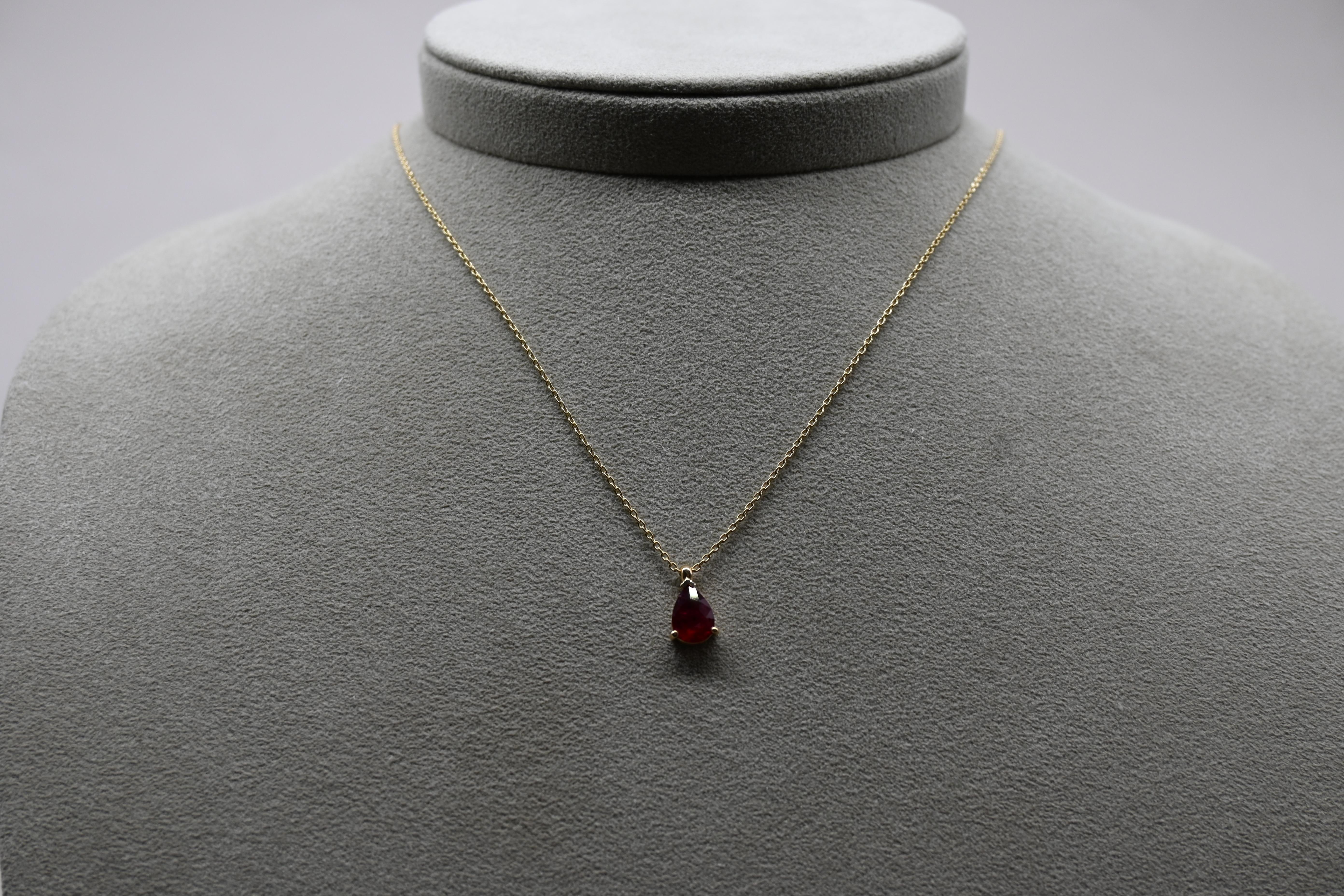Ruby Certified Pigeon's Blood Pendant 18 Carat Yellow Gold 3