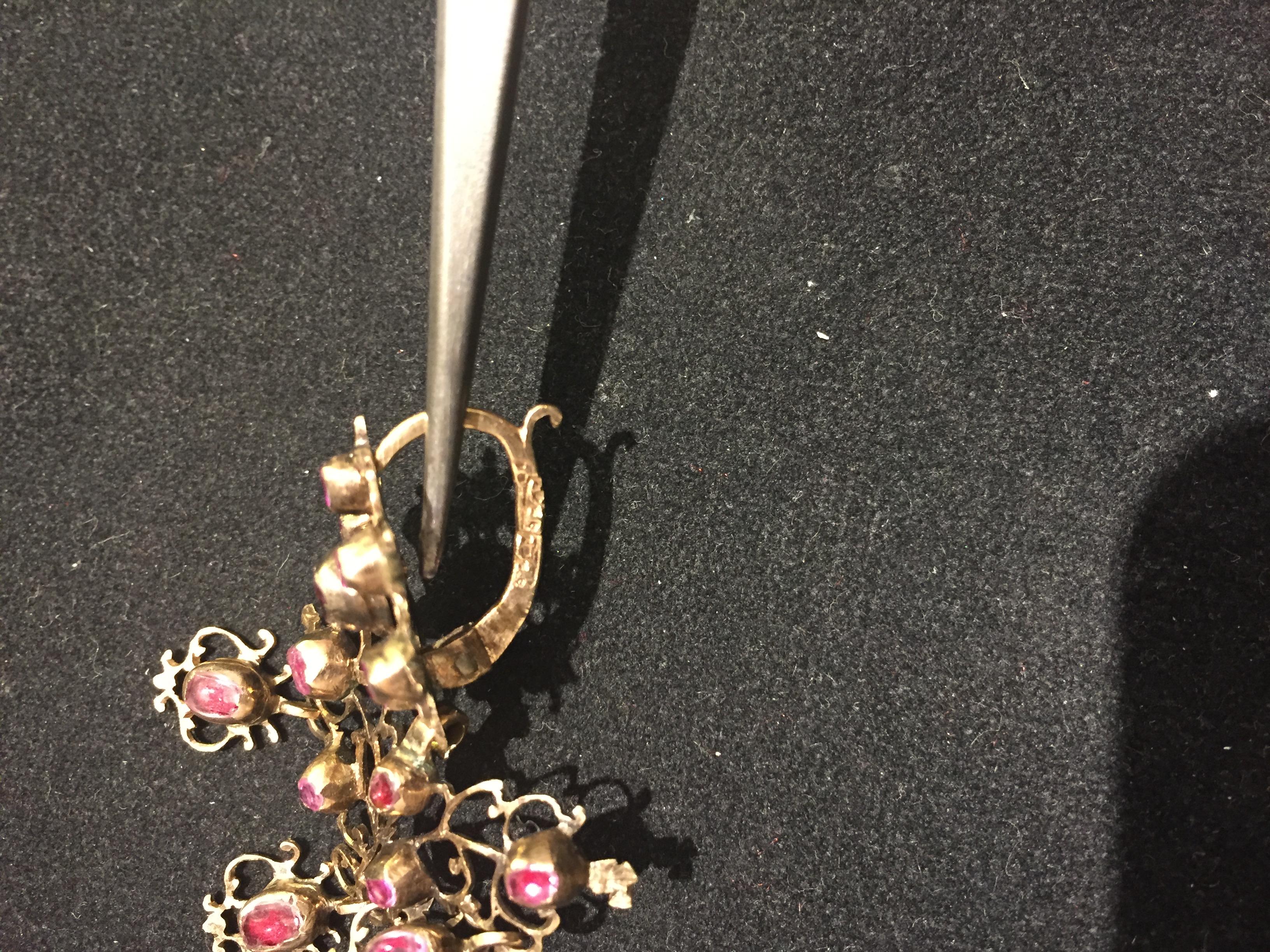 Ruby Chandelier Earrings 18 Karat Gold In Good Condition For Sale In Palermo, IT