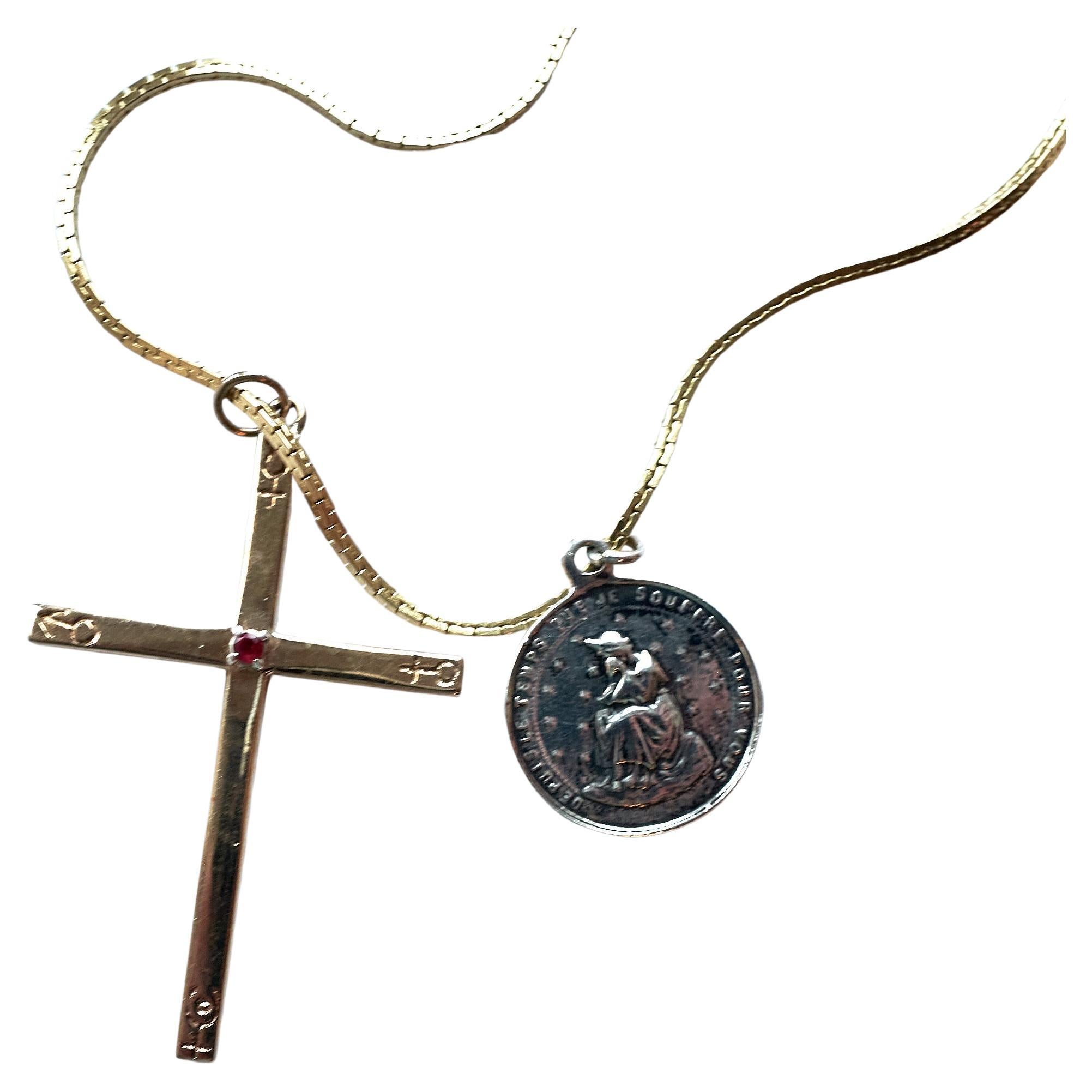 Contemporain Collier croix astrologique française en bronze avec médaille Saint en argent sterling et rubis en vente