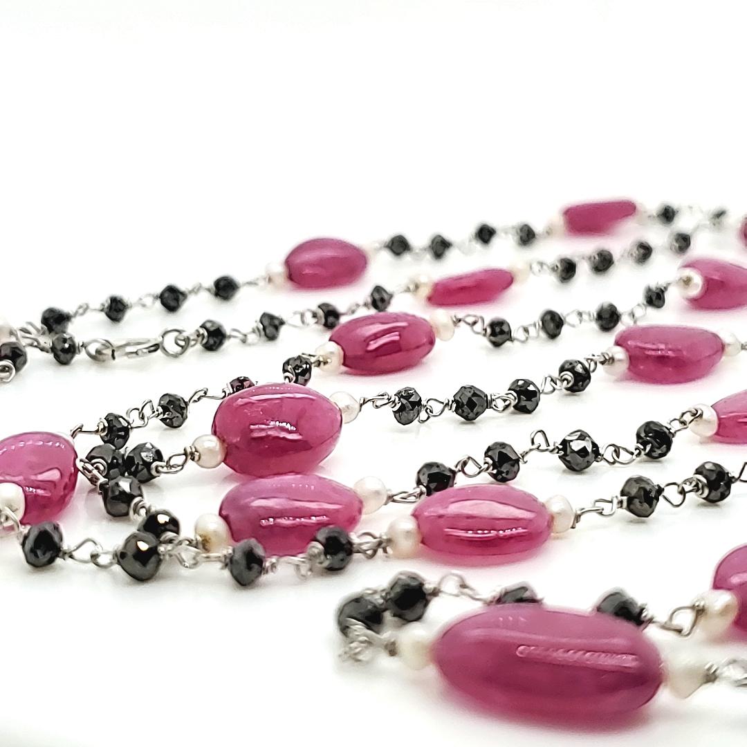 Rubino Cts 64.02 con perle e diamanti neri Collana di perline In condizioni Nuovo in vendita a Hong Kong, HK