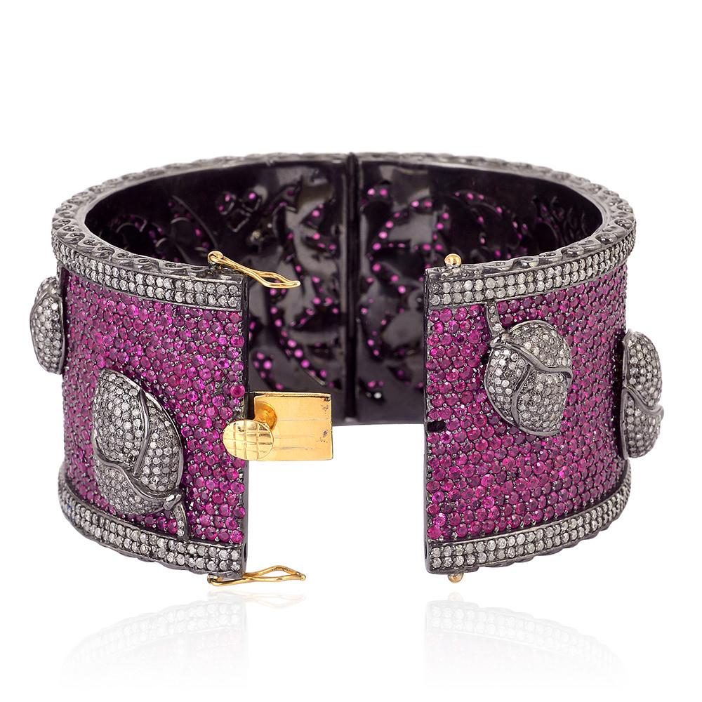 Brazalete de rubí con engaste de diamantes pavé en diseño de flor Hecho en oro de 18 quilates y plata Art Nouveau en venta