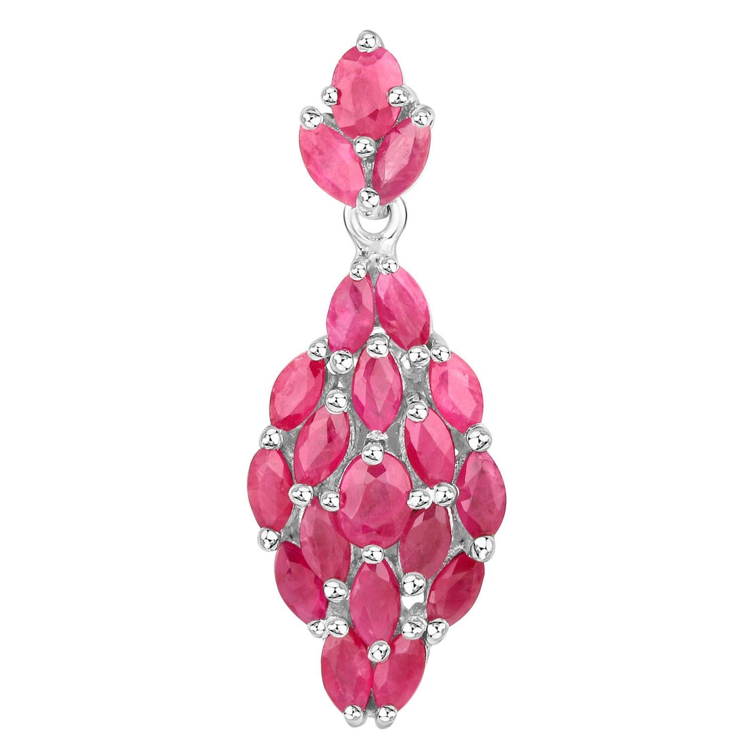 Boucles d'oreilles pendantes en rubis 4,1 carats Argent plaqué Rhodium Excellent état - En vente à Punta Gorda, FL