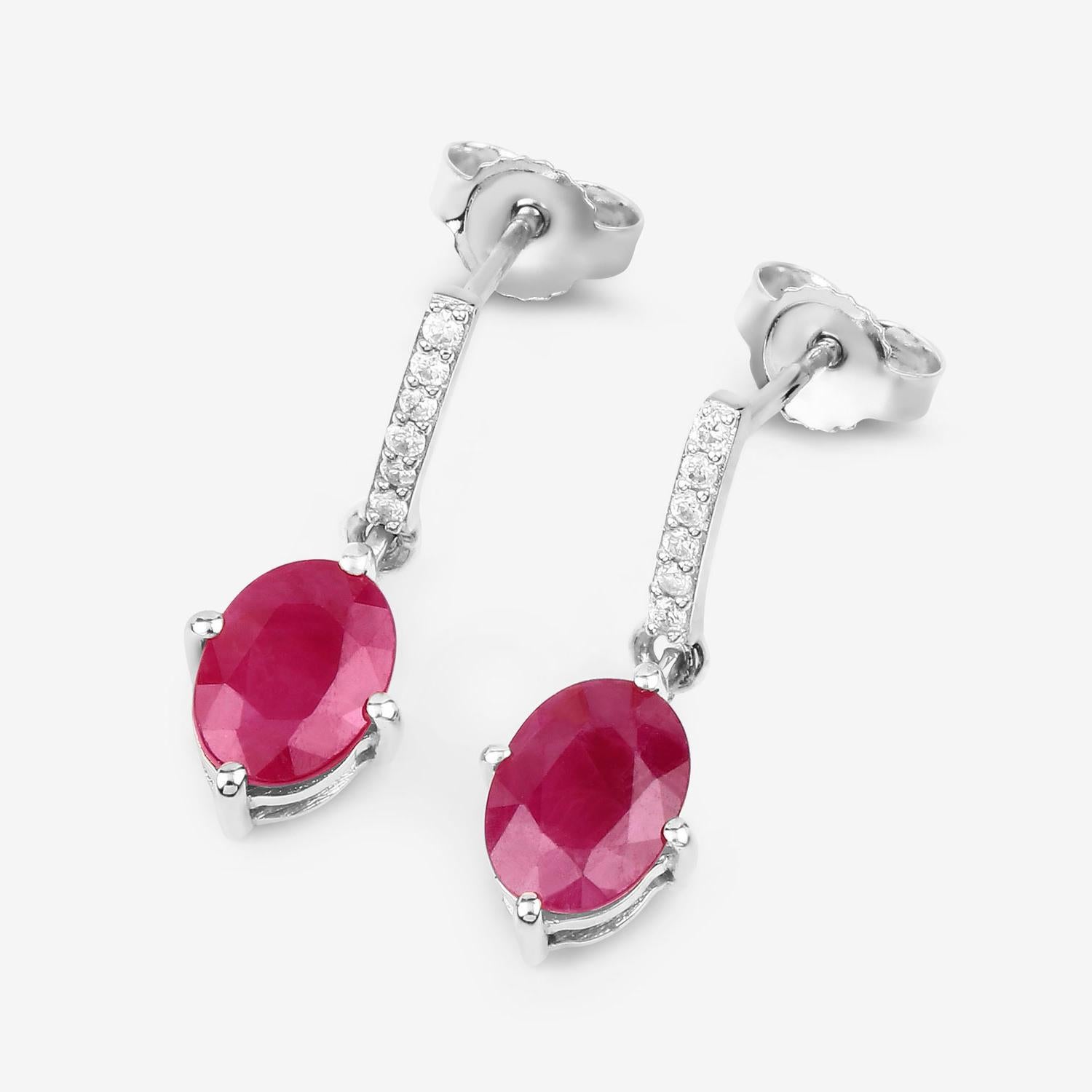 Contemporaneo Ruby Dangle Earrings Diamonds 1.74 Carats 10K White Gold in vendita