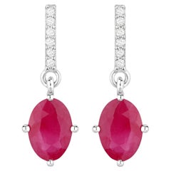 Pendientes colgantes de rubí Diamantes 1,74 quilates Oro blanco de 10 quilates