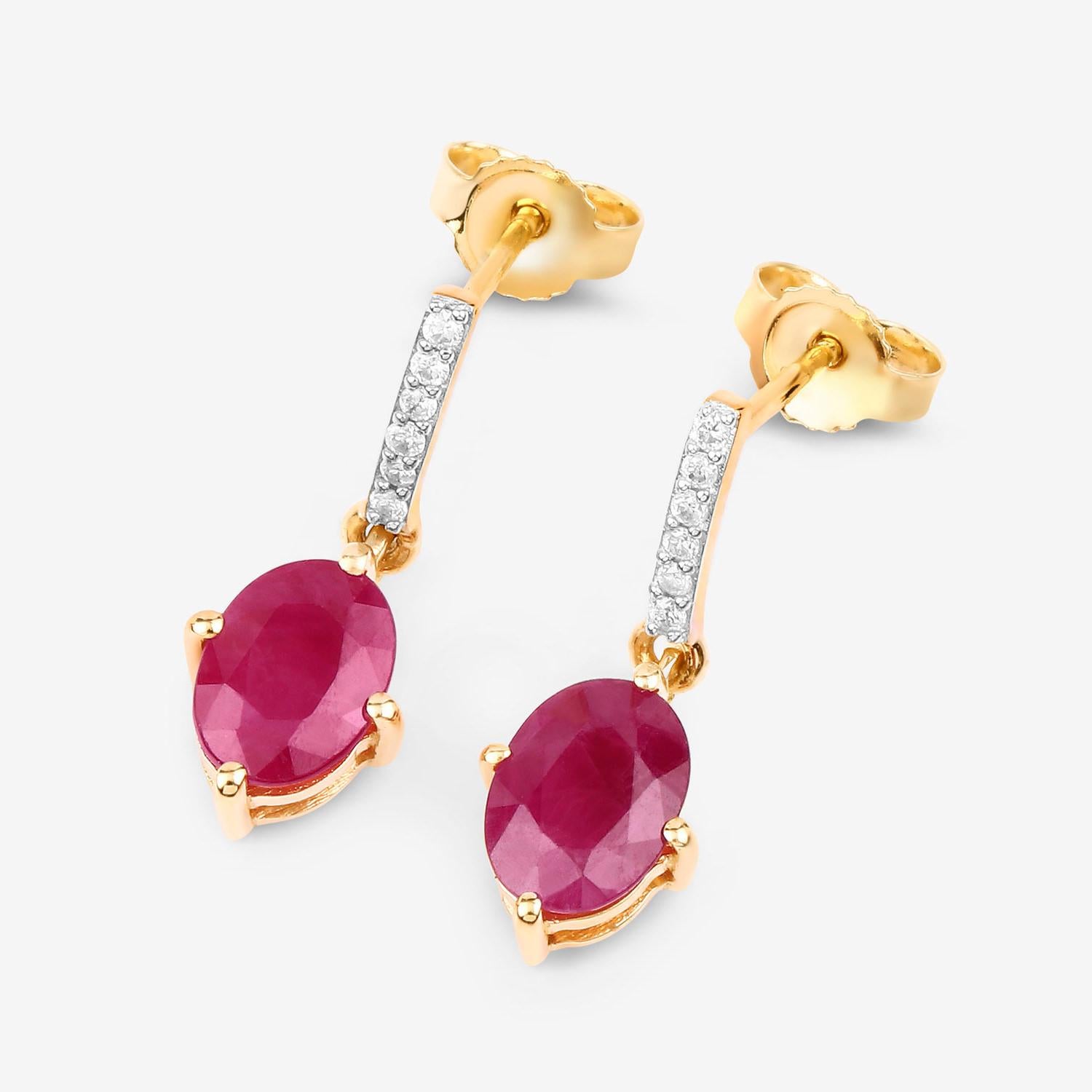 Contemporaneo Ruby Dangle Earrings Diamonds 1.74 Carats 10K Yellow Gold in vendita