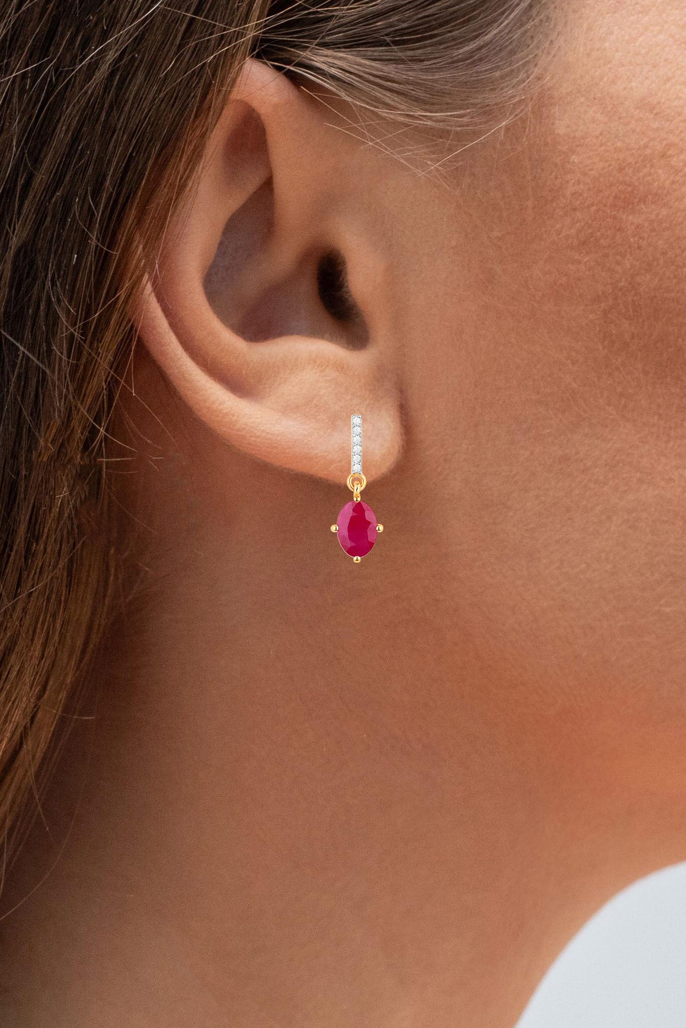 Ruby Dangle Earrings Diamonds 1.74 Carats 10K Yellow Gold in vendita 1