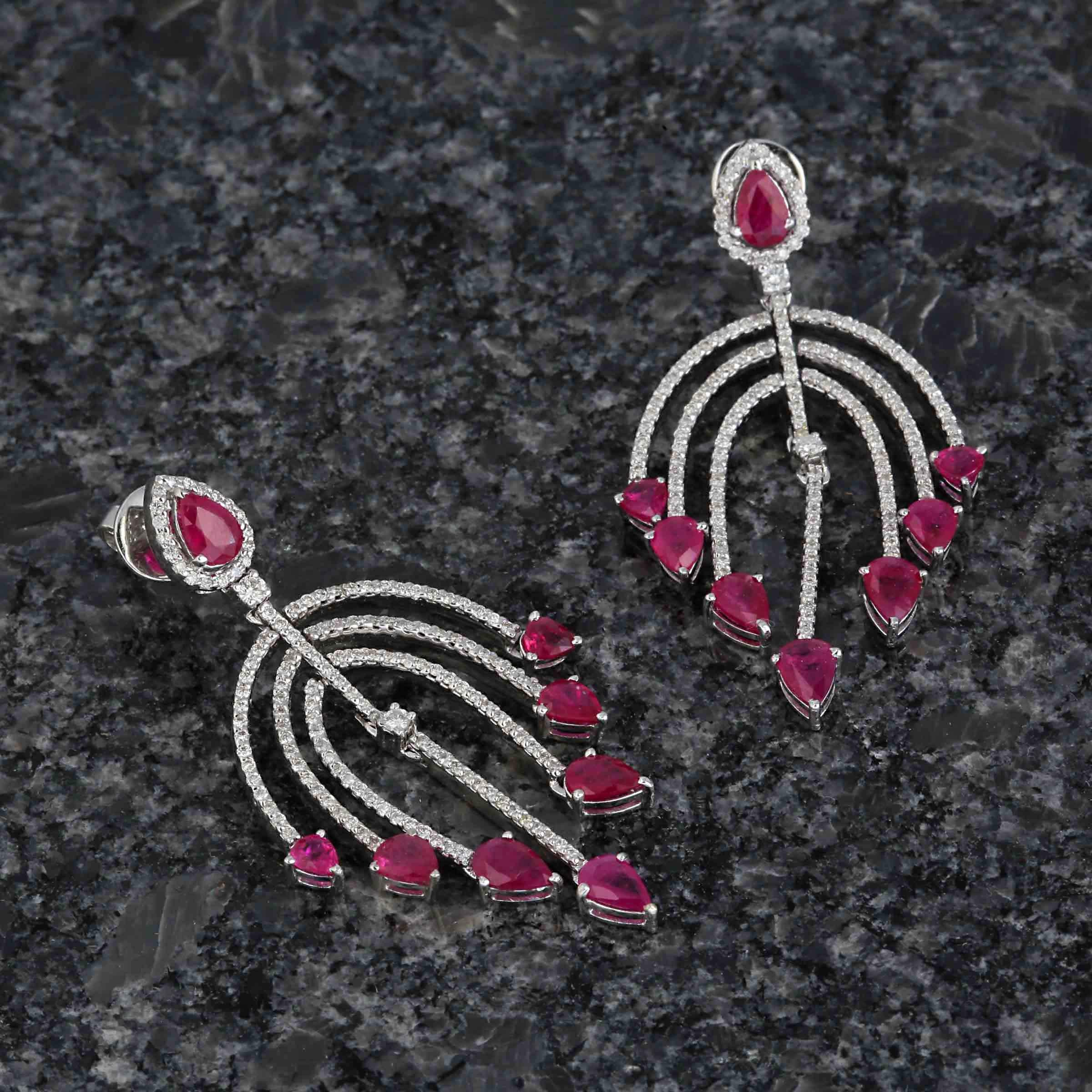 Art Deco Ruby Dangle Earrings with Diamond in 18k Gold For Sale