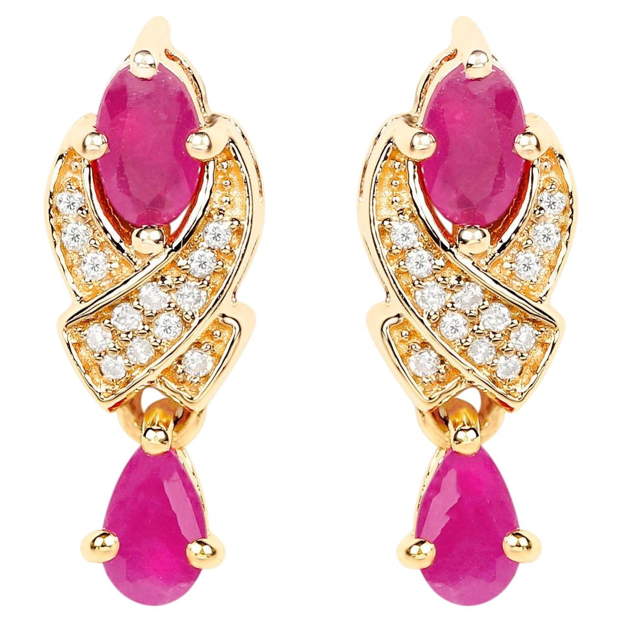 Pendientes Colgantes Rubí Con Diamantes 1,06 Quilates Oro Amarillo 14K en venta