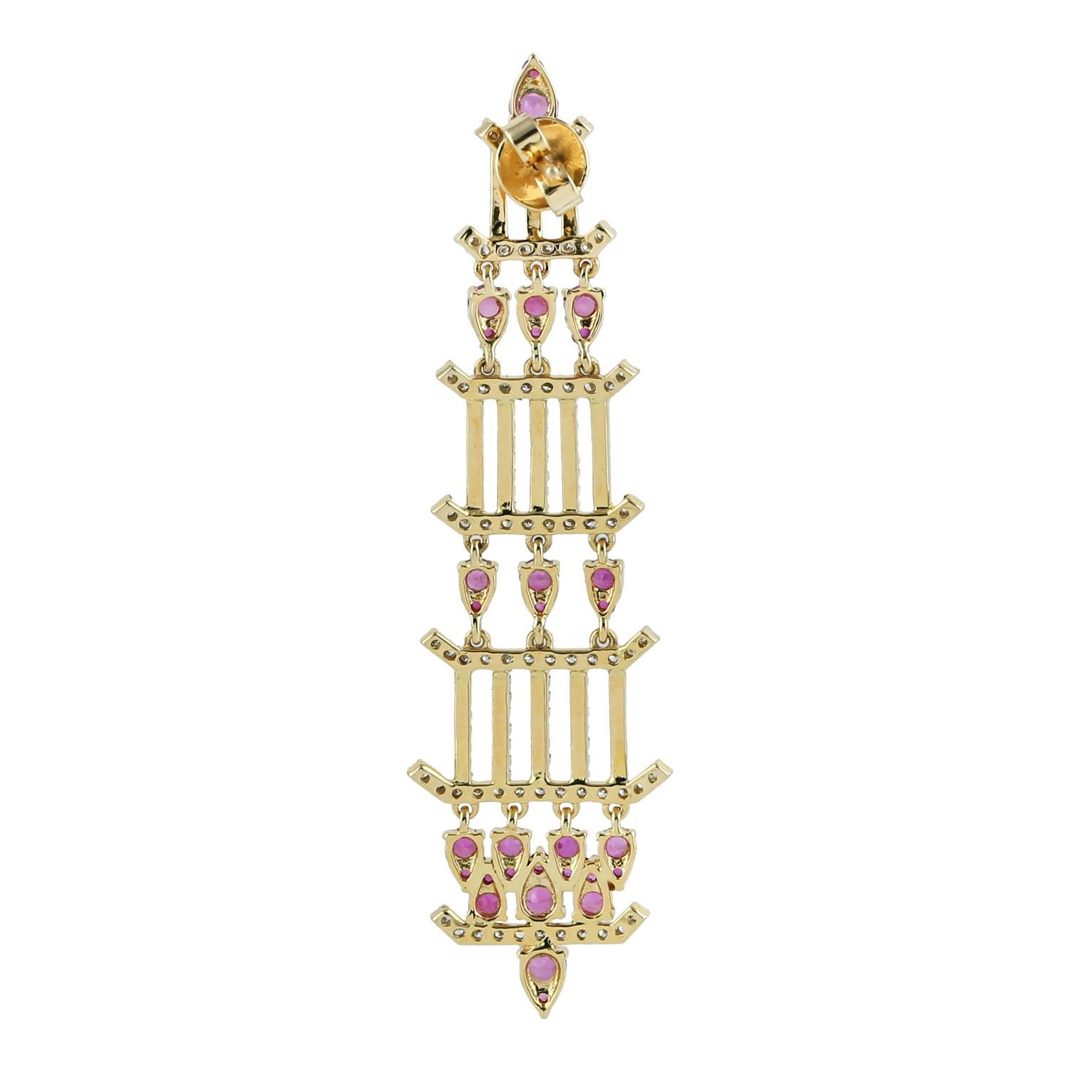 Rubin-Diamant-Chandelier-Ohrringe aus 18 Karat Gold (Moderne) im Angebot