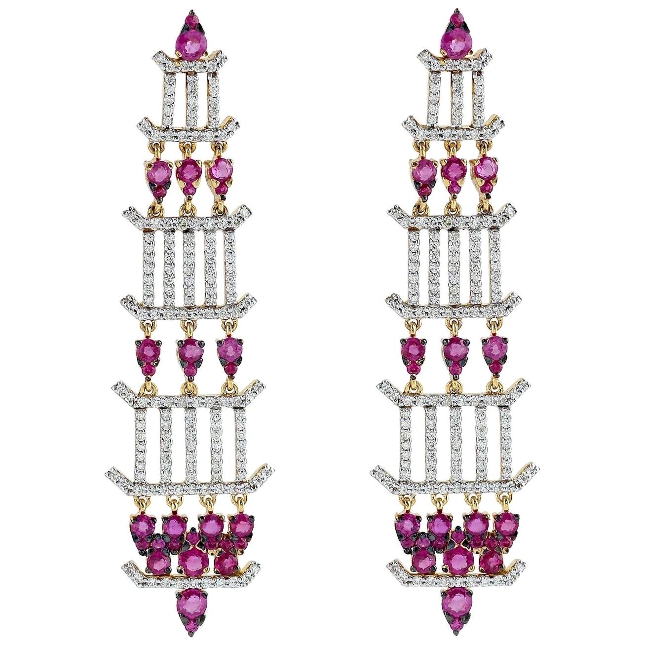 Boucles d'oreilles chandelier en or 18 carats avec rubis et diamants