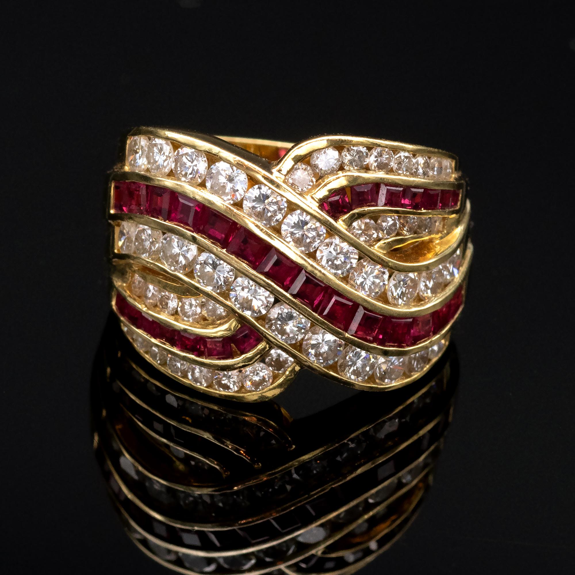 Rubin-Diamant-Ring aus 18 Karat Gold (Zeitgenössisch) im Angebot