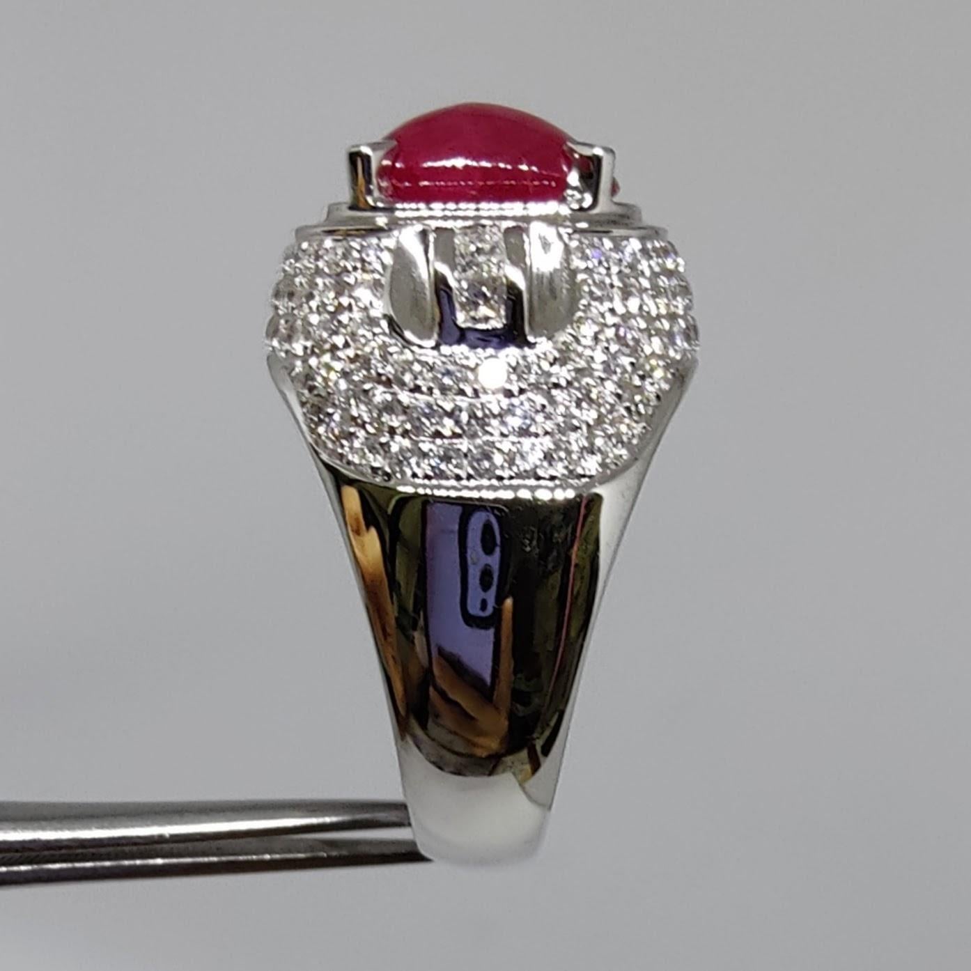 Ruby & Diamond 18K White Gold Men's Ring In New Condition For Sale In Wan Chai District, HK