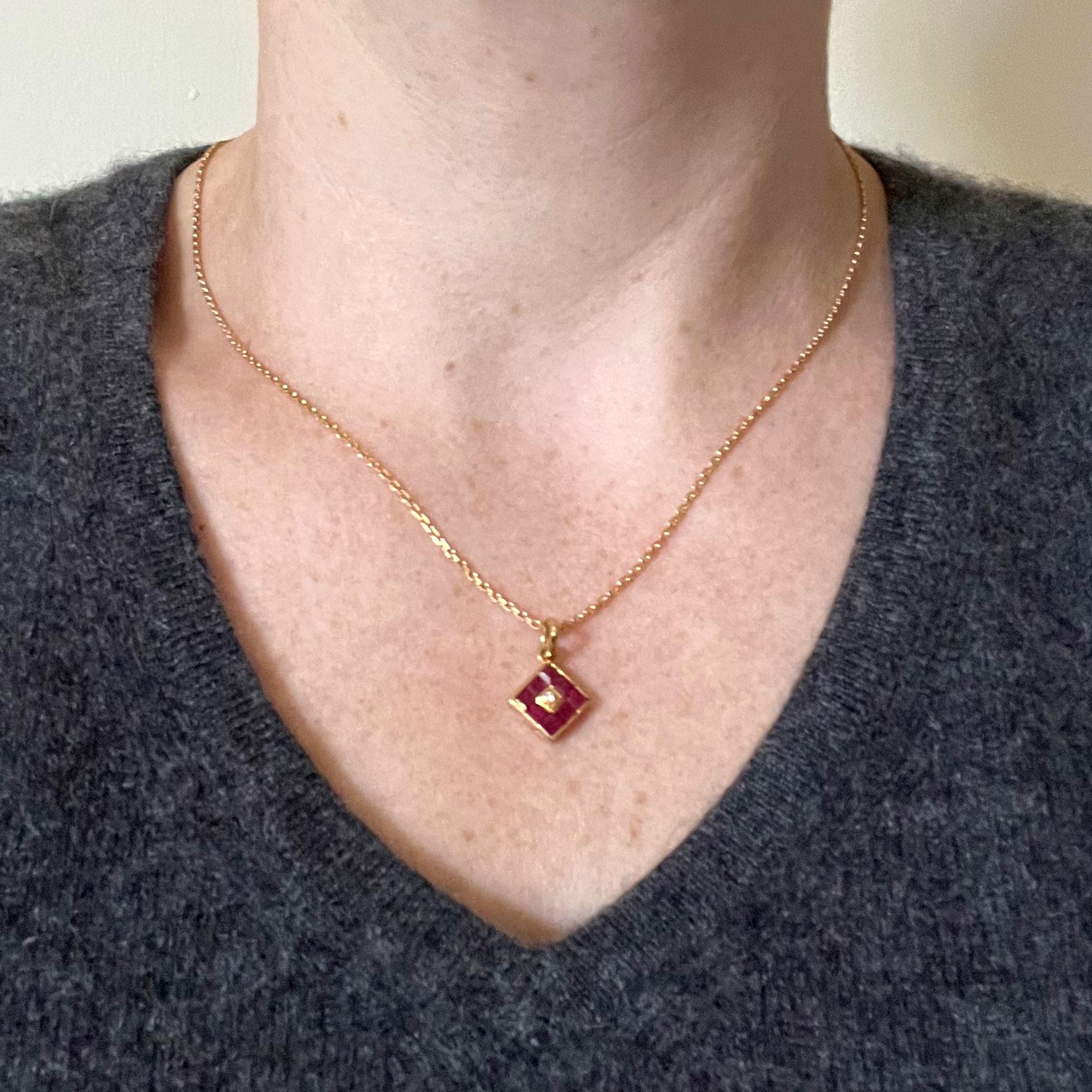 Ruby Diamond 18K Yellow Gold Angled Square Cluster Pendant In Good Condition For Sale In London, GB