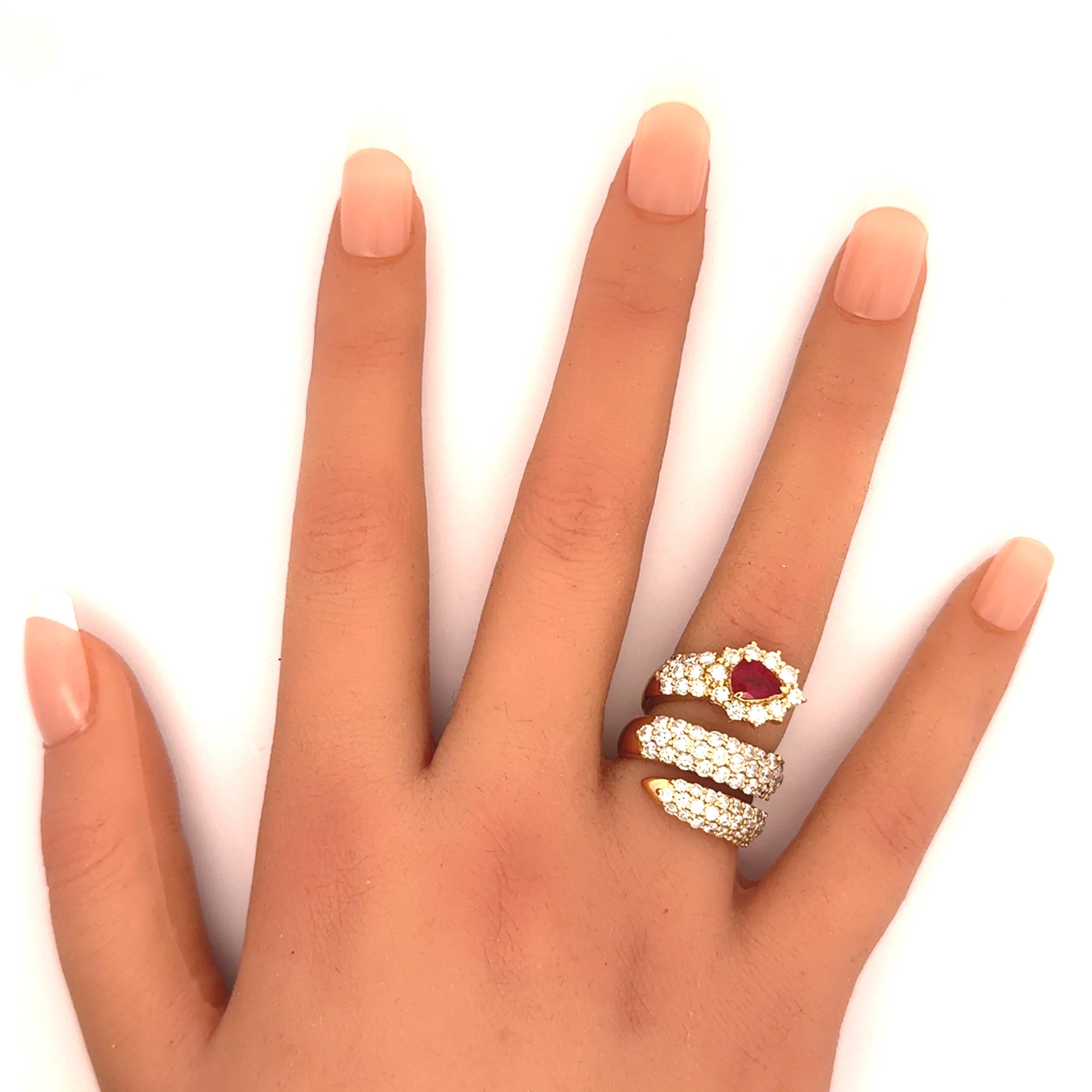 Bague serpent en or jaune 18k avec rubis et diamants Pour femmes en vente