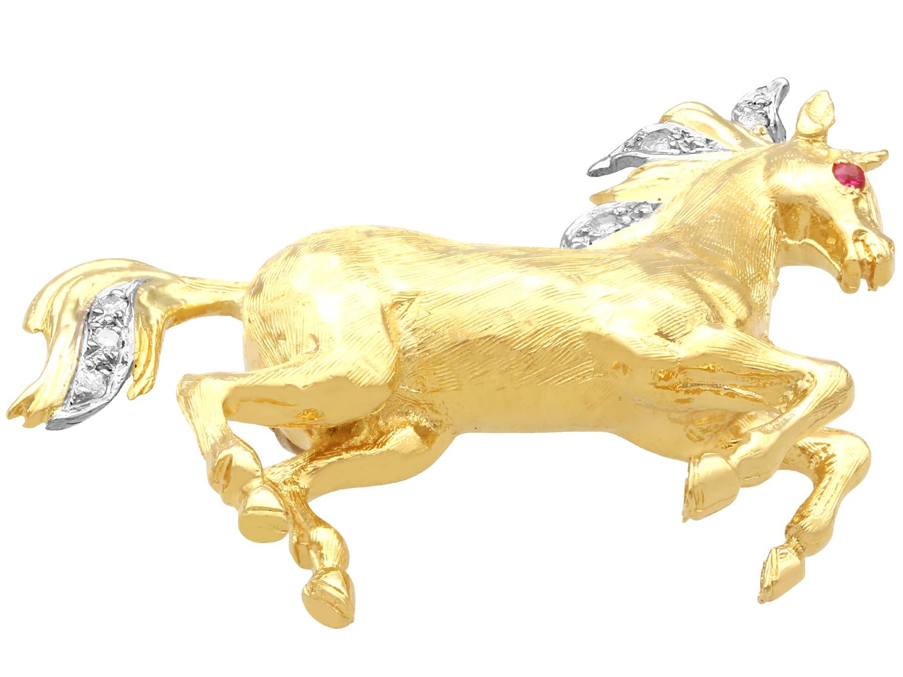 Cabochon Ruby, Diamond and 18k Yellow Gold Horse Brooch - Vintage (1971) For Sale