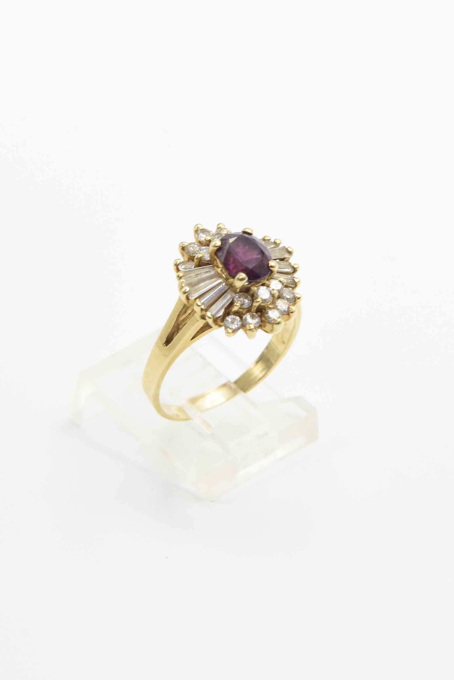 Ruby Diamond Ballerina Gold Cocktail Ring In Good Condition For Sale In Miami Beach, FL