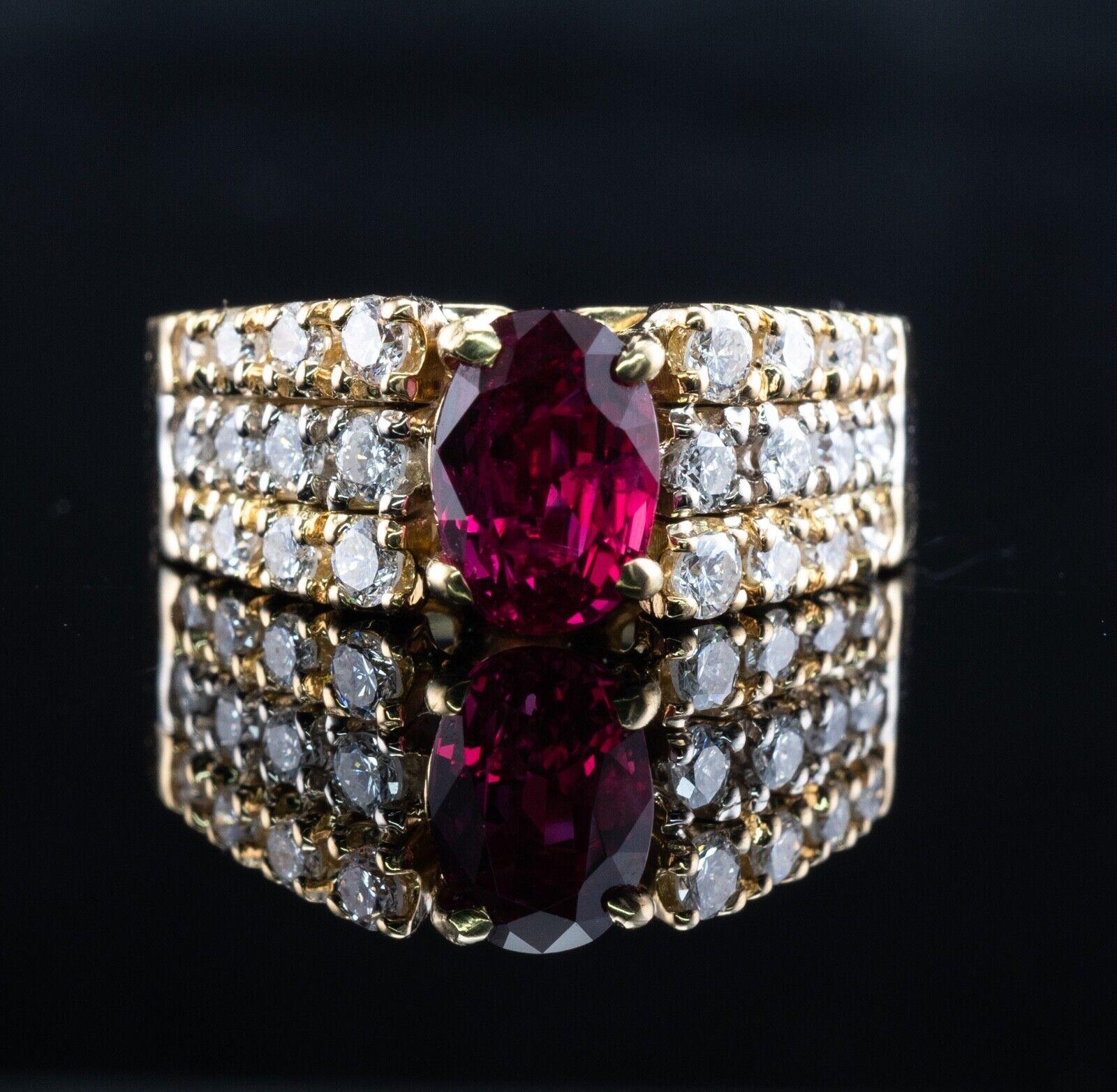 Women's Natural Ruby Diamond Band Ring 18K Gold Vintage For Sale